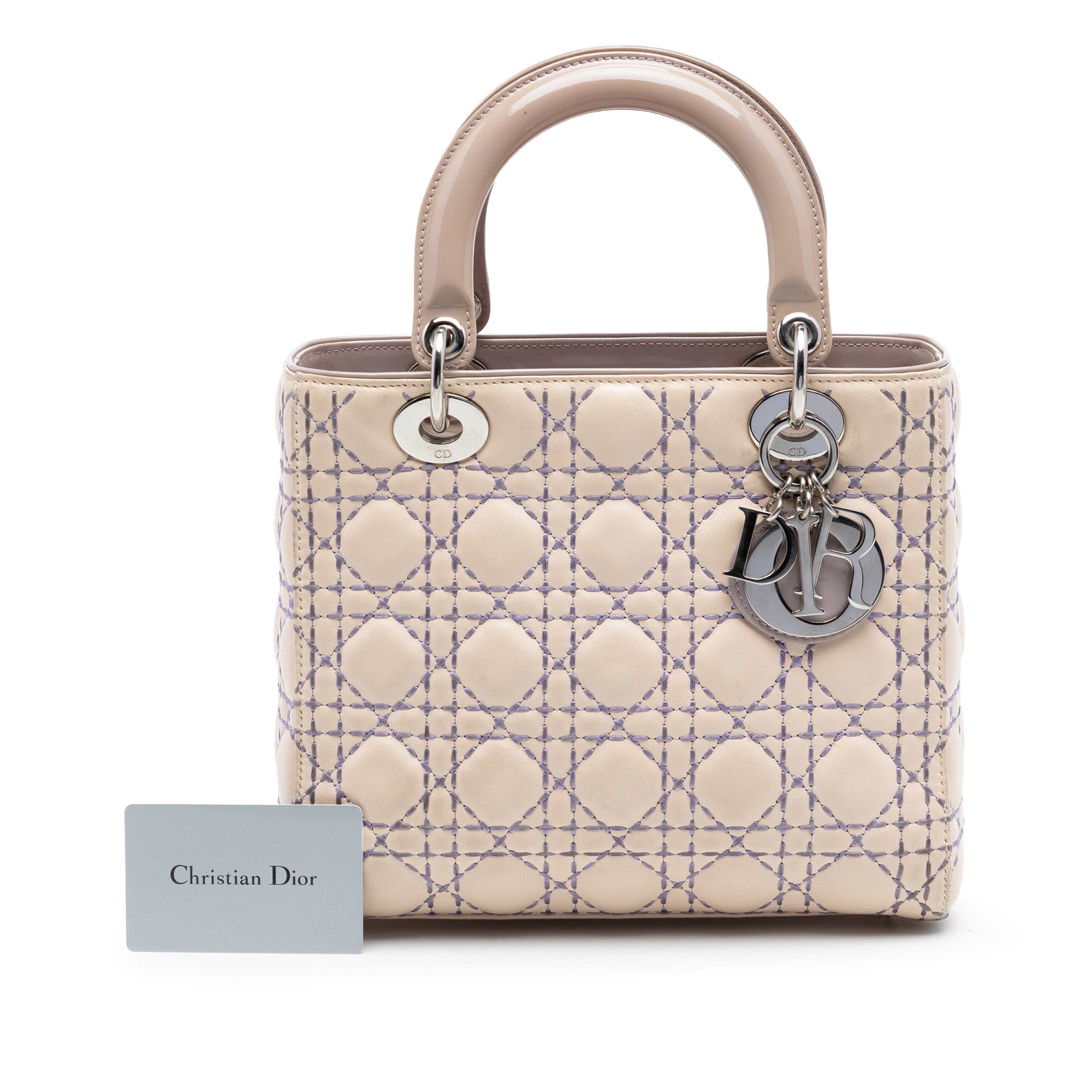 Dior Medium Lambskin Cannage Stitched Lady Dior, från Luxclusif, i färgen beige. Klicka för att öppna bilden i stort format