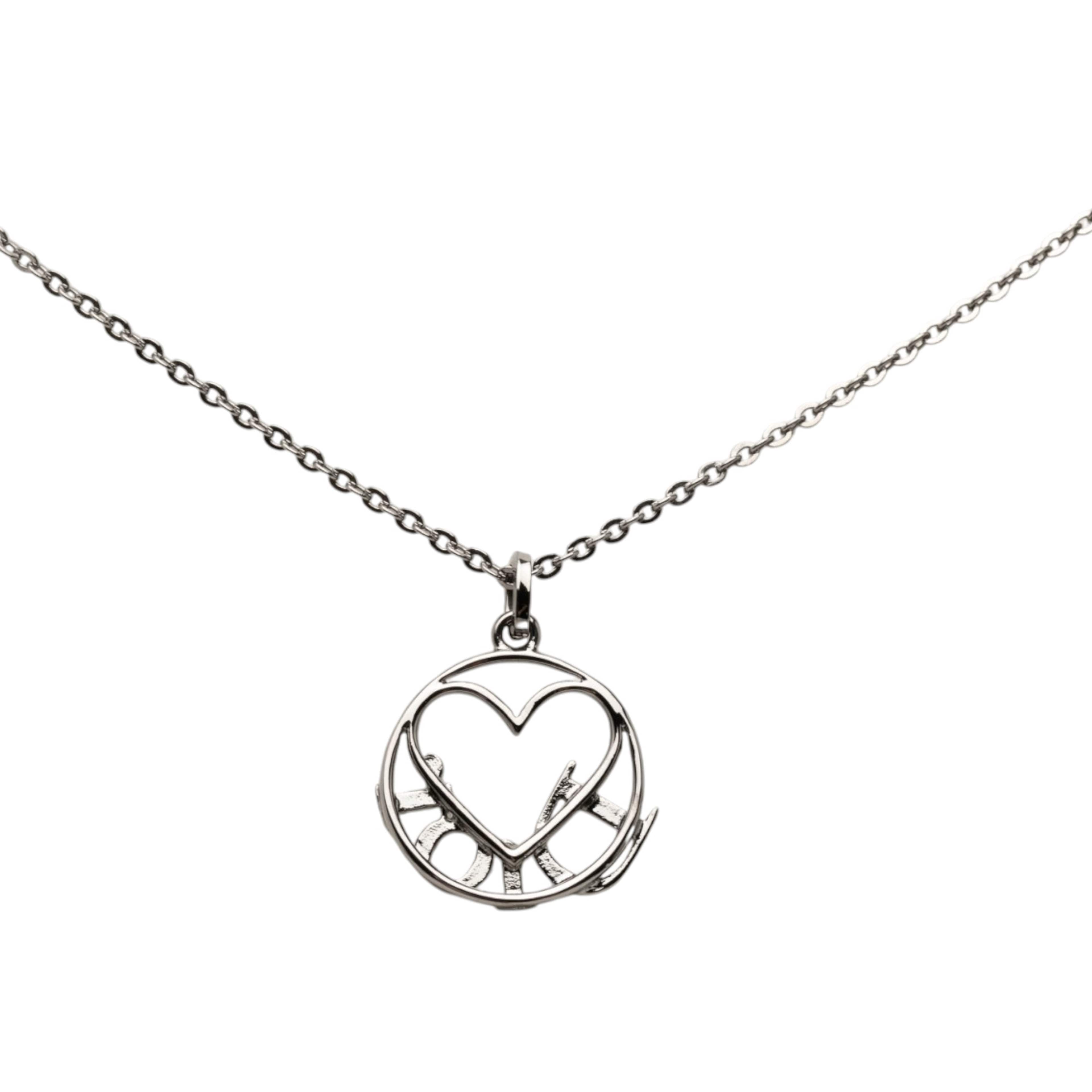Dior Brass Heart Logo Pendant Necklace, från Luxclusif, i färgen silver. Klicka för att öppna bilden i stort format