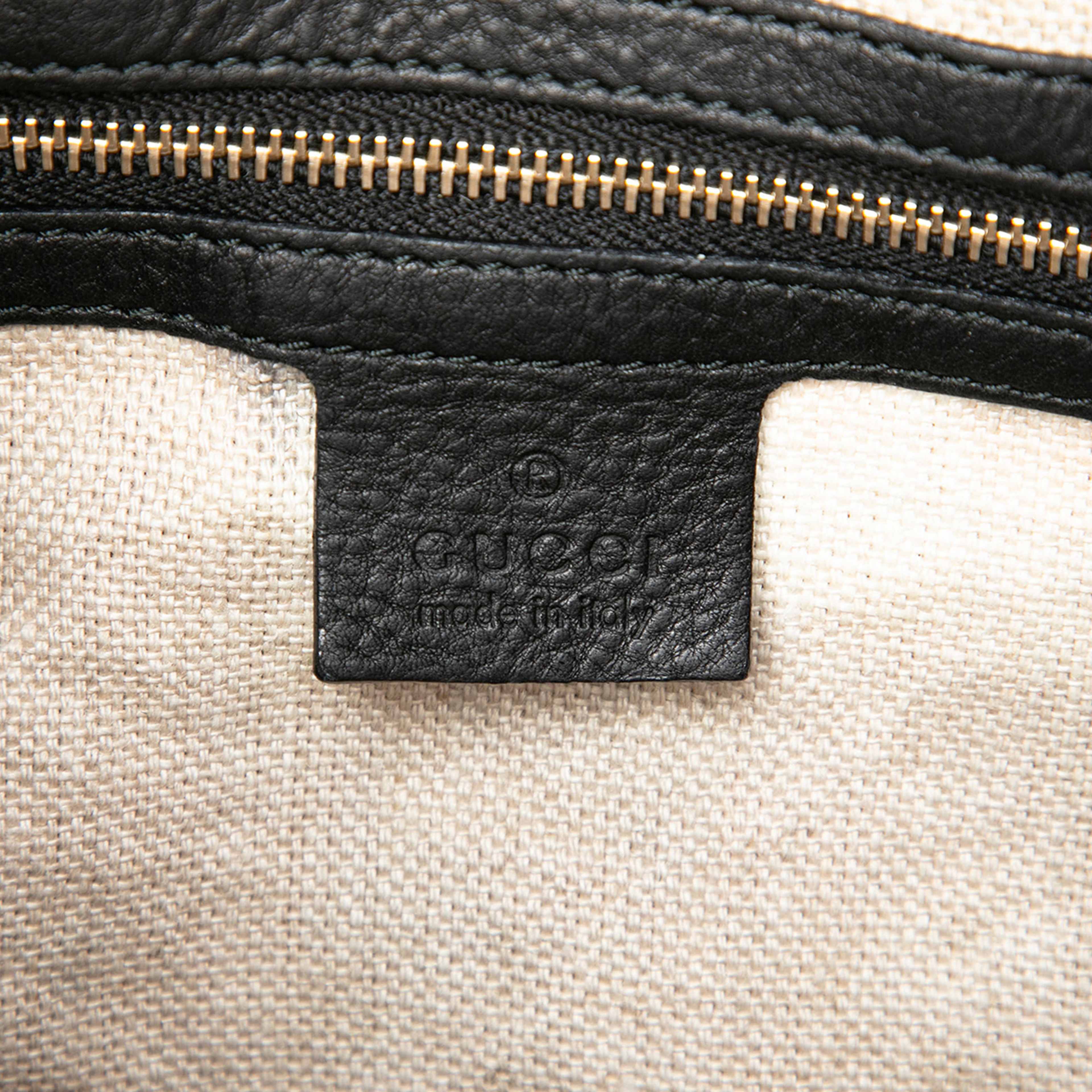 Gucci Calfskin Marrakech Shoulder Bag, från Luxclusif, i färgen svart. Klicka för att öppna bilden i stort format