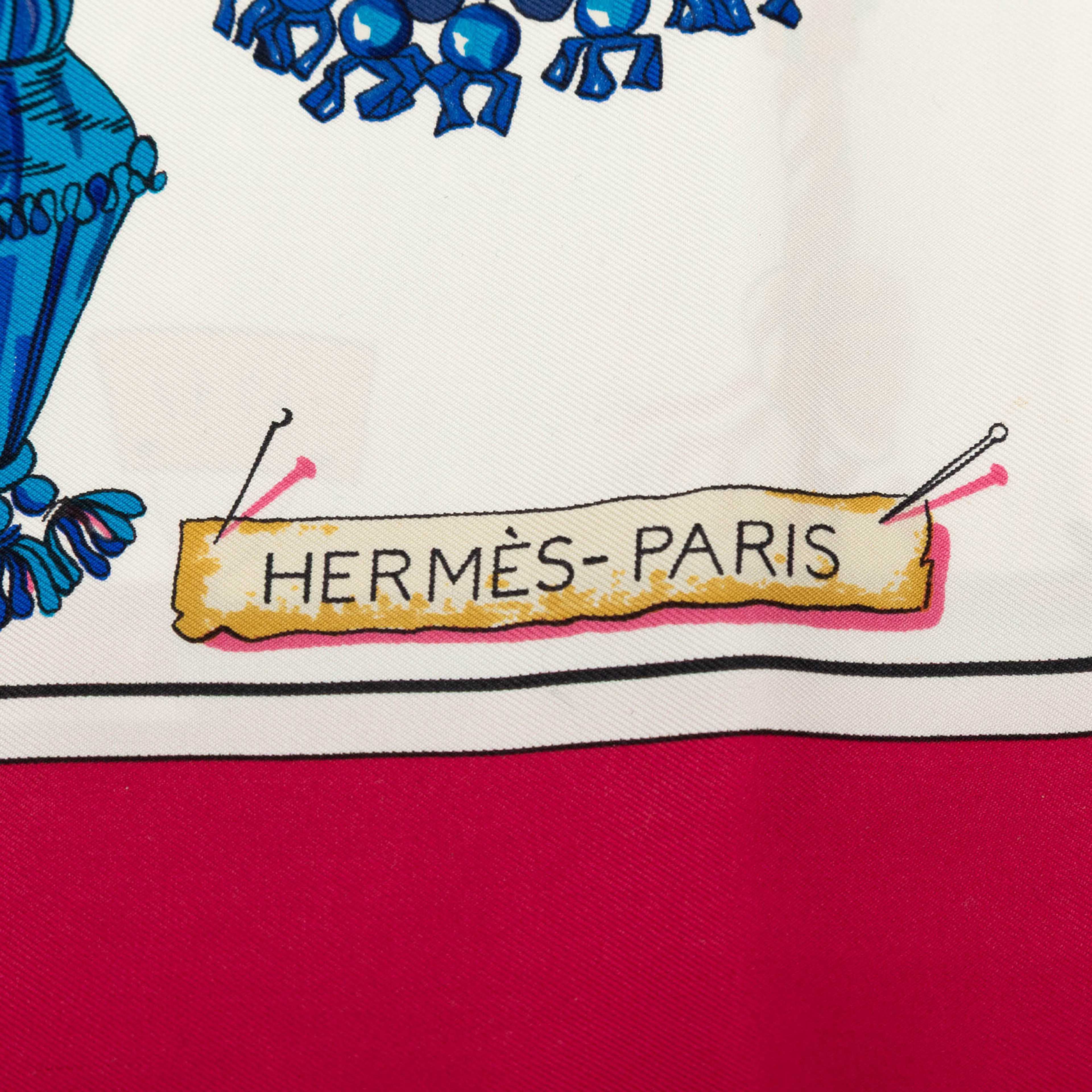 Hermès Passementerie Silk Scarf, från Luxclusif, i färgen red. Klicka för att öppna bilden i stort format