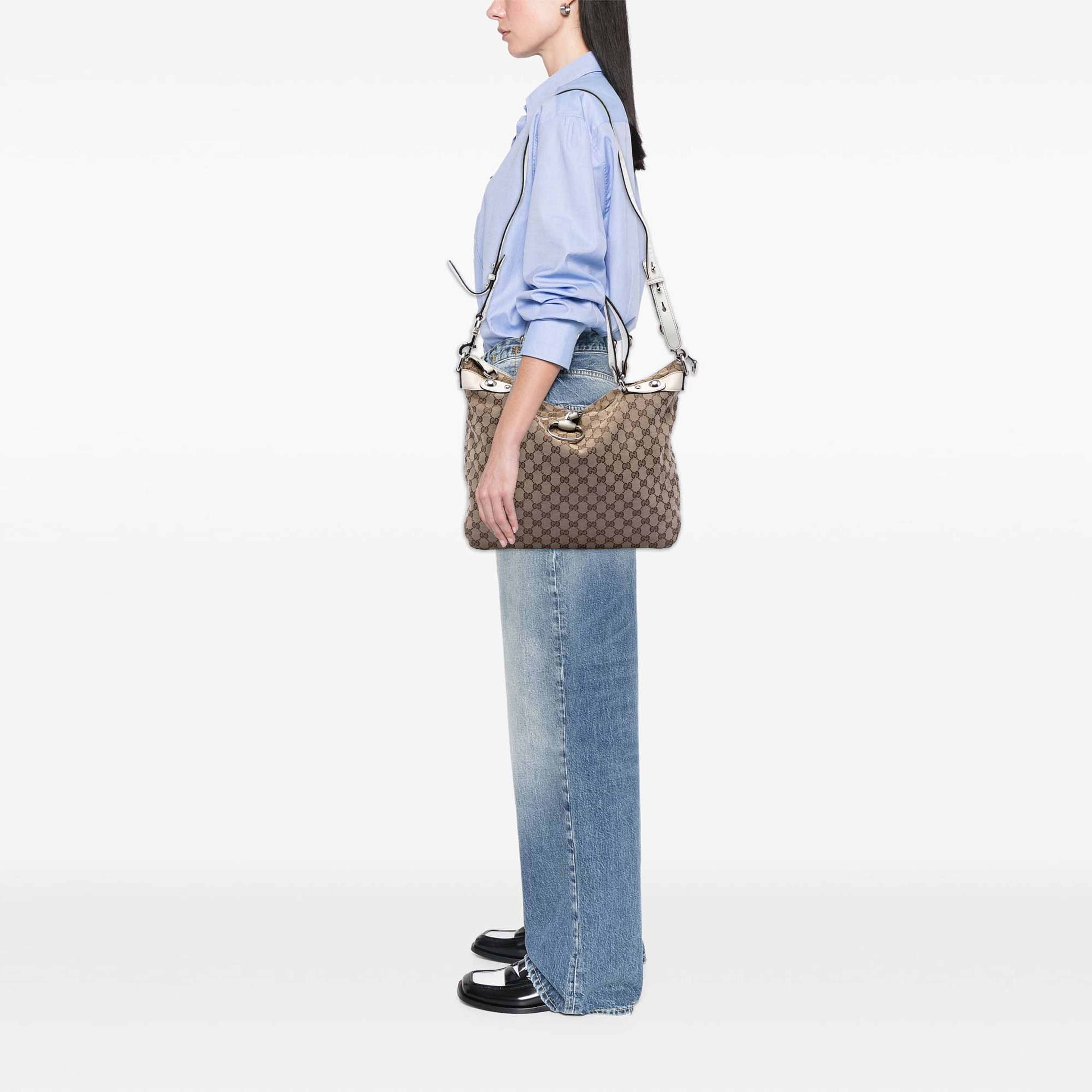 Gucci Gg Canvas Icon Bit Satchel, från Luxclusif, i färgen vit. Klicka för att öppna bilden i stort format