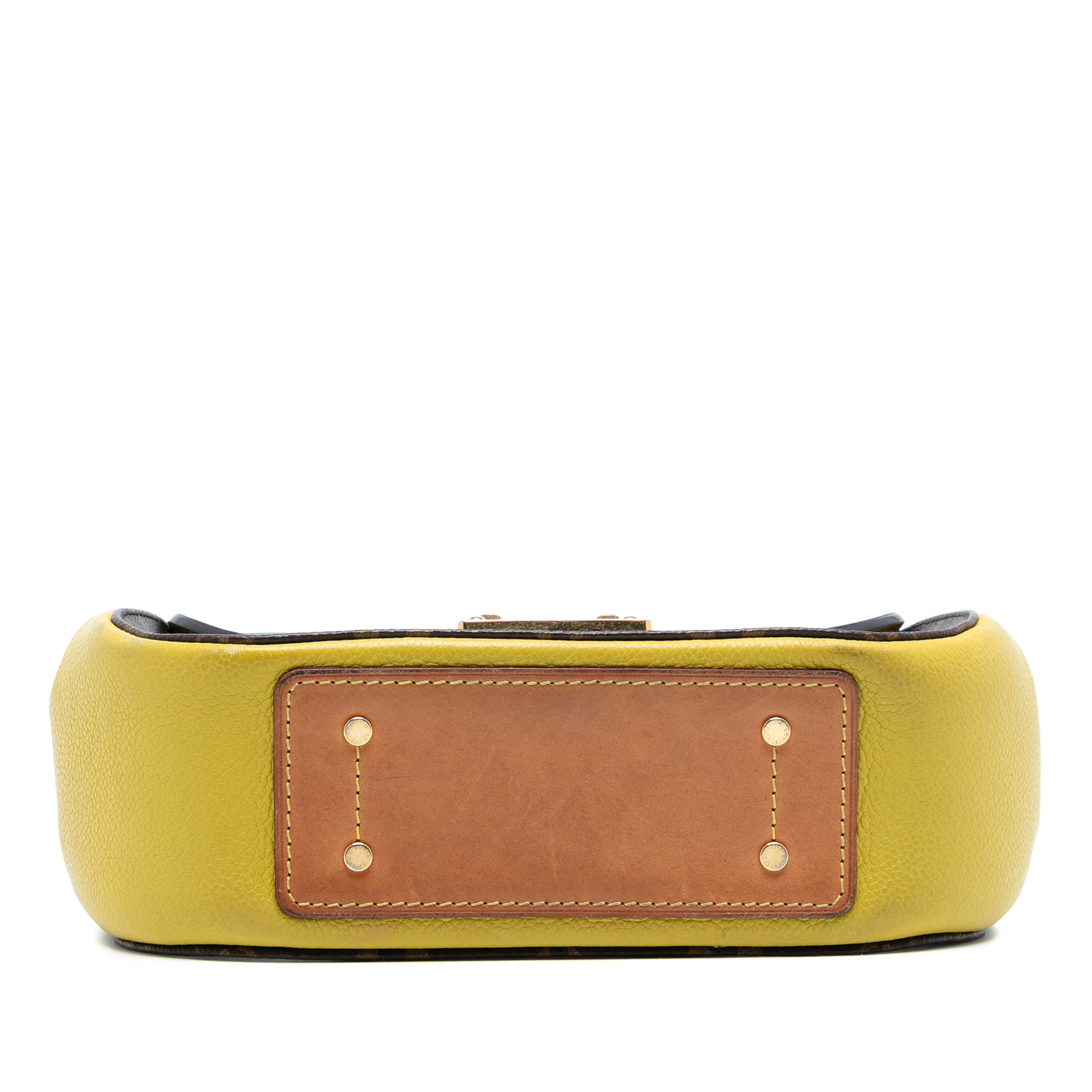 Louis Vuitton Monogram Eden Pm, från Luxclusif, i färgen brown. Klicka för att öppna bilden i stort format