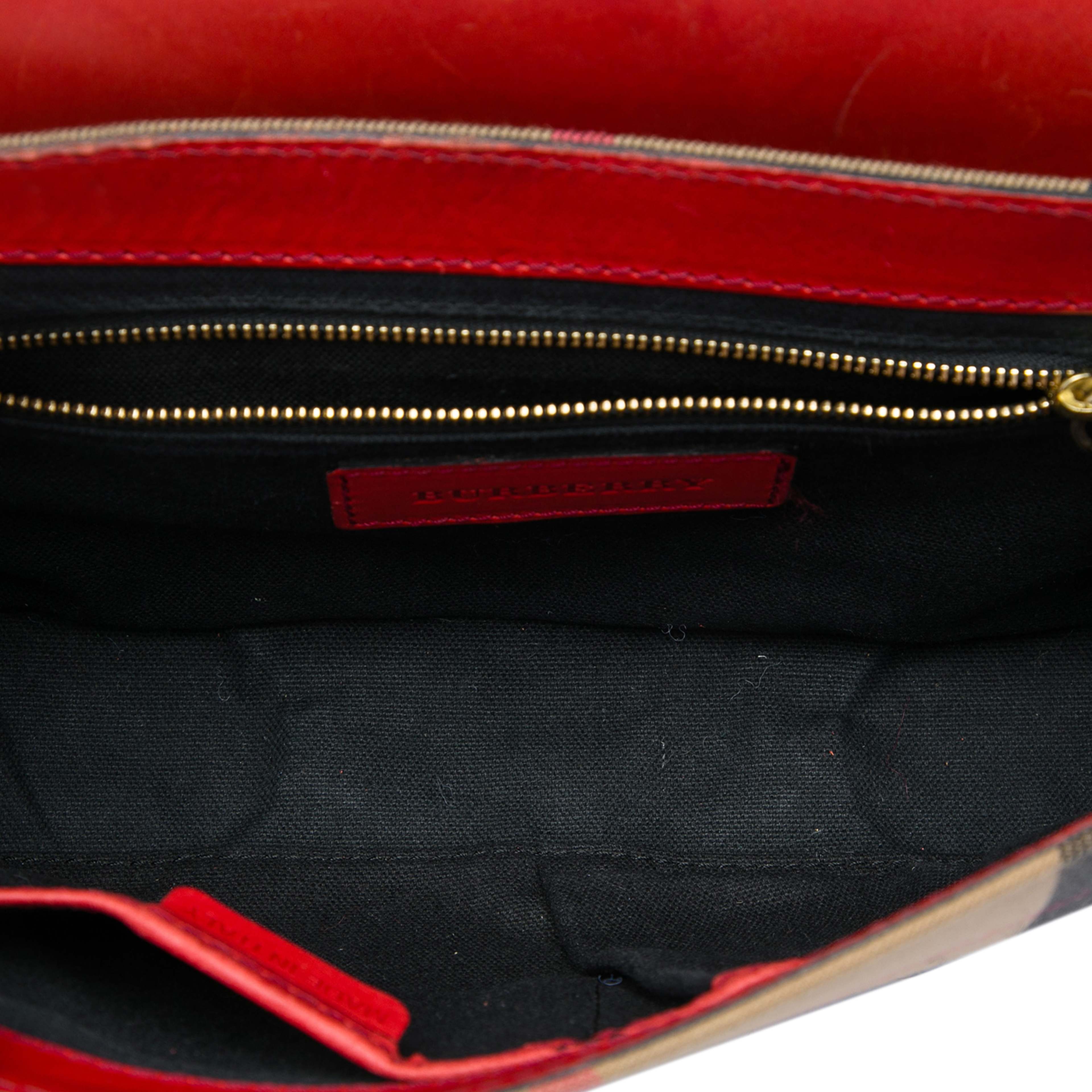 Burberry Leather And House Check Canvas Bridle Abbott Crossbody, från Luxclusif, i färgen brun. Klicka för att öppna bilden i stort format