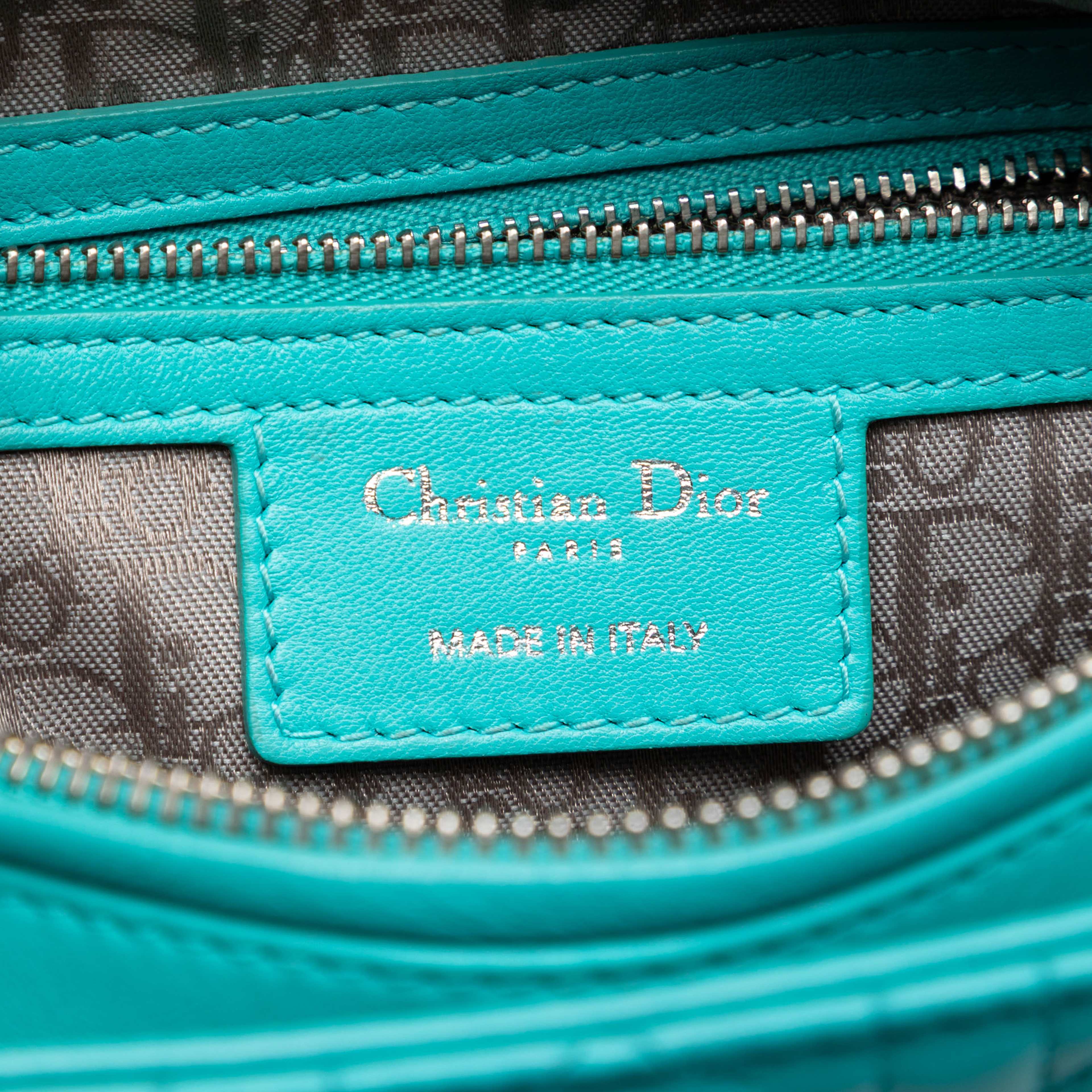 Dior Medium Lambskin Cannage Lady Dior, från Luxclusif, i färgen blå. Klicka för att öppna bilden i stort format