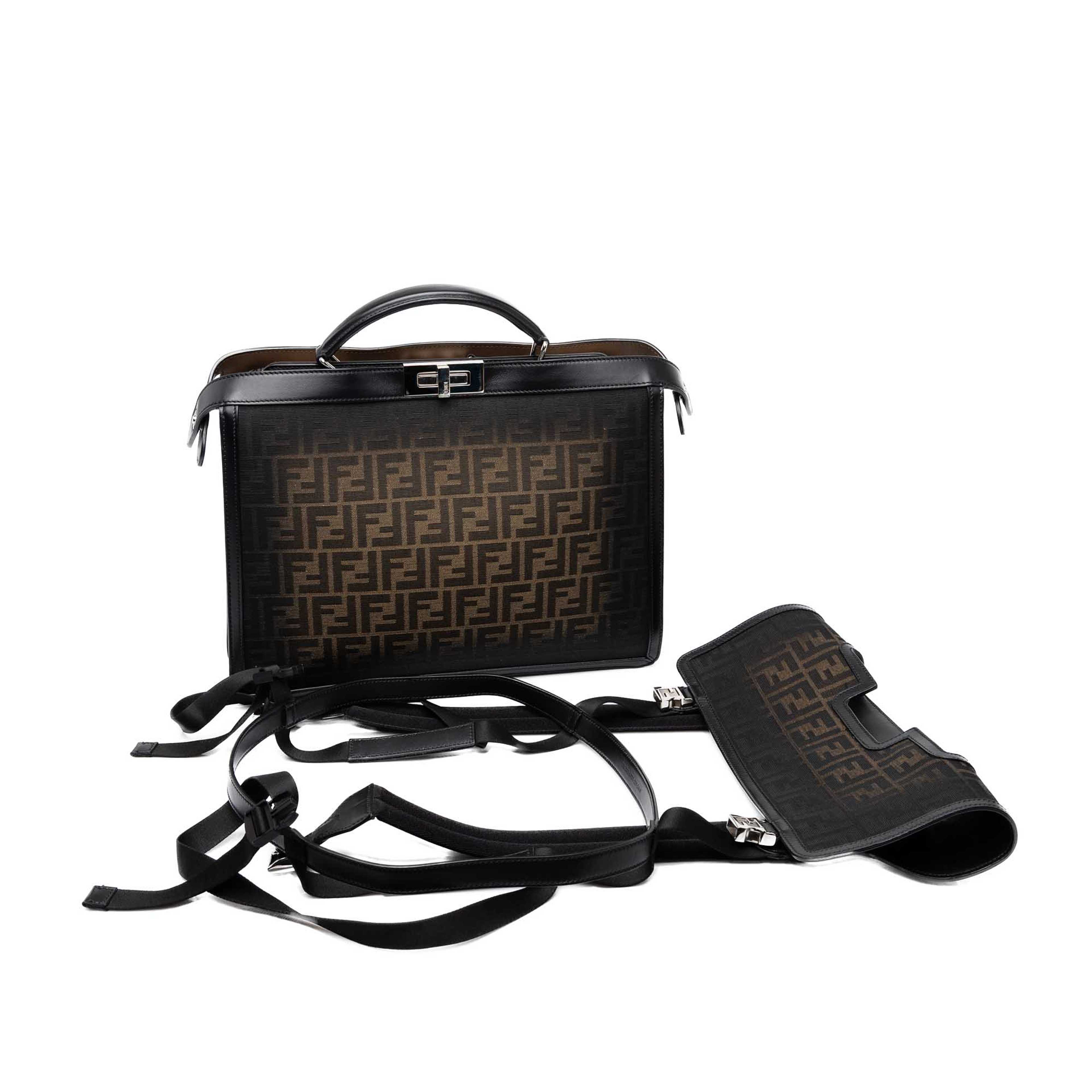 Fendi Medium Zucca Canvas Peekaboo Iseeu Convertible Backpack, från Luxclusif, i färgen svart. Klicka för att öppna bilden i stort format