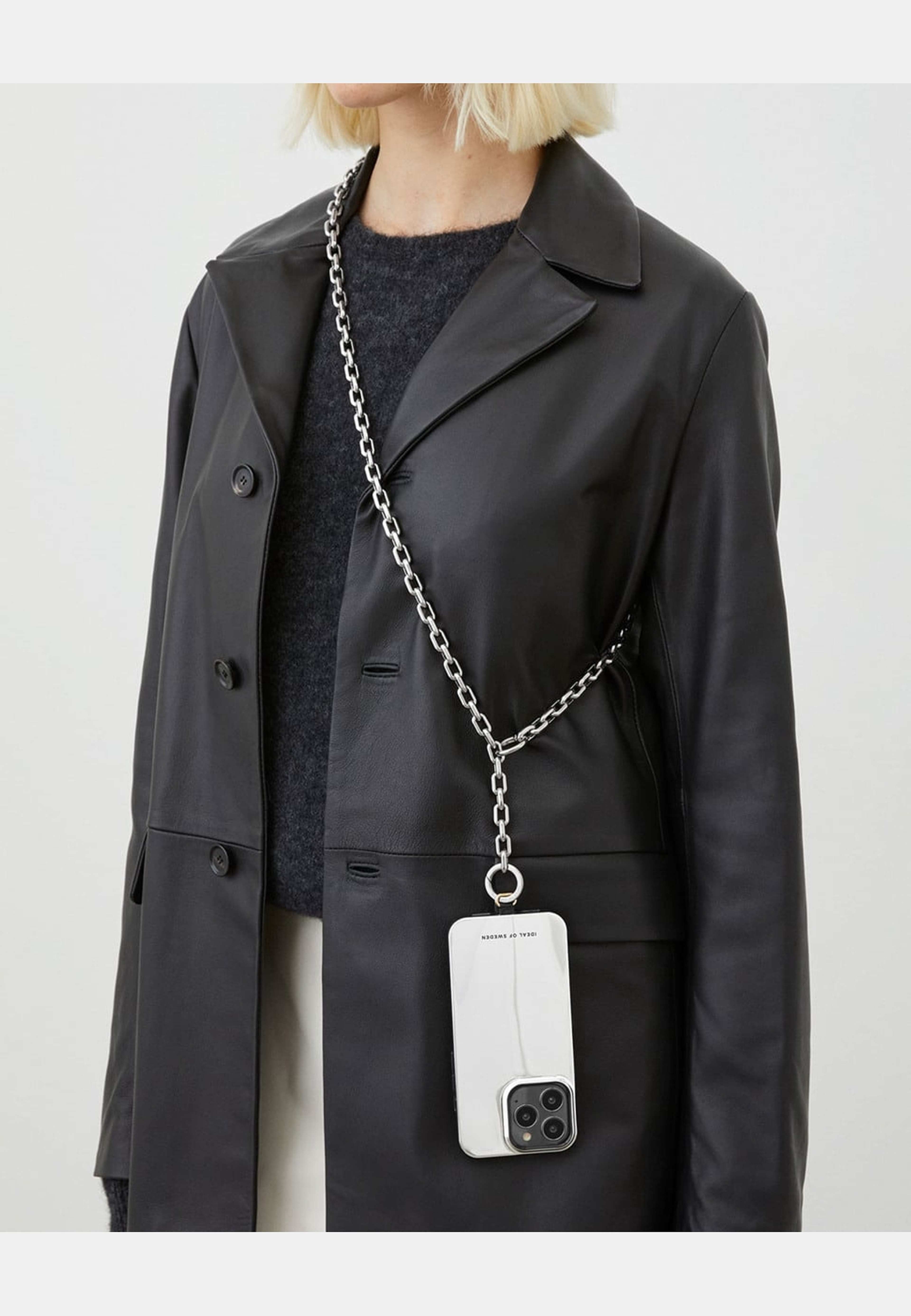 Mirror Case Iphone, från Ideal Of Sweden, i färgen silver. Klicka för att öppna bilden i stort format