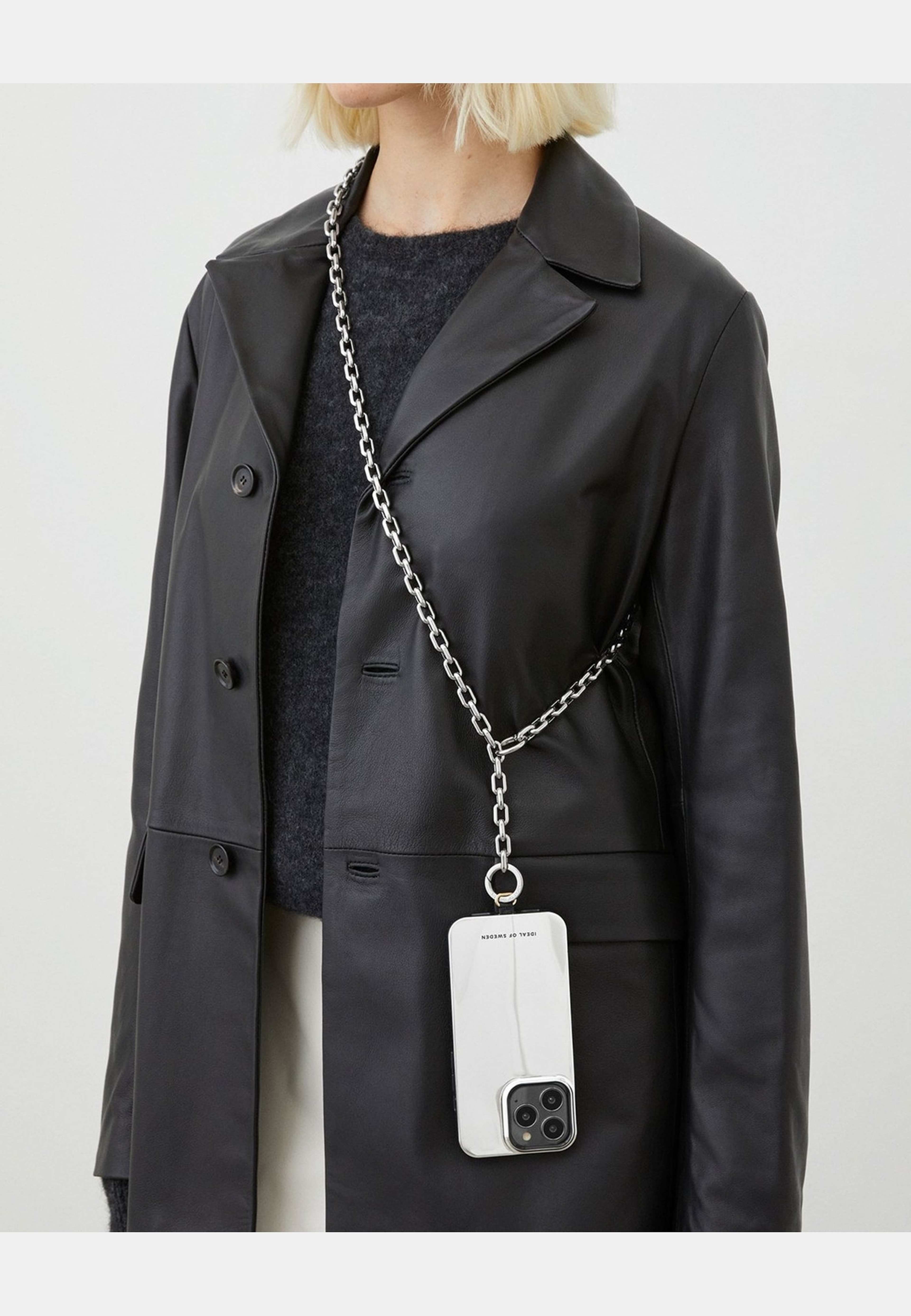 Mirror Case Iphone, från Ideal Of Sweden, i färgen silver. Klicka för att öppna bilden i stort format