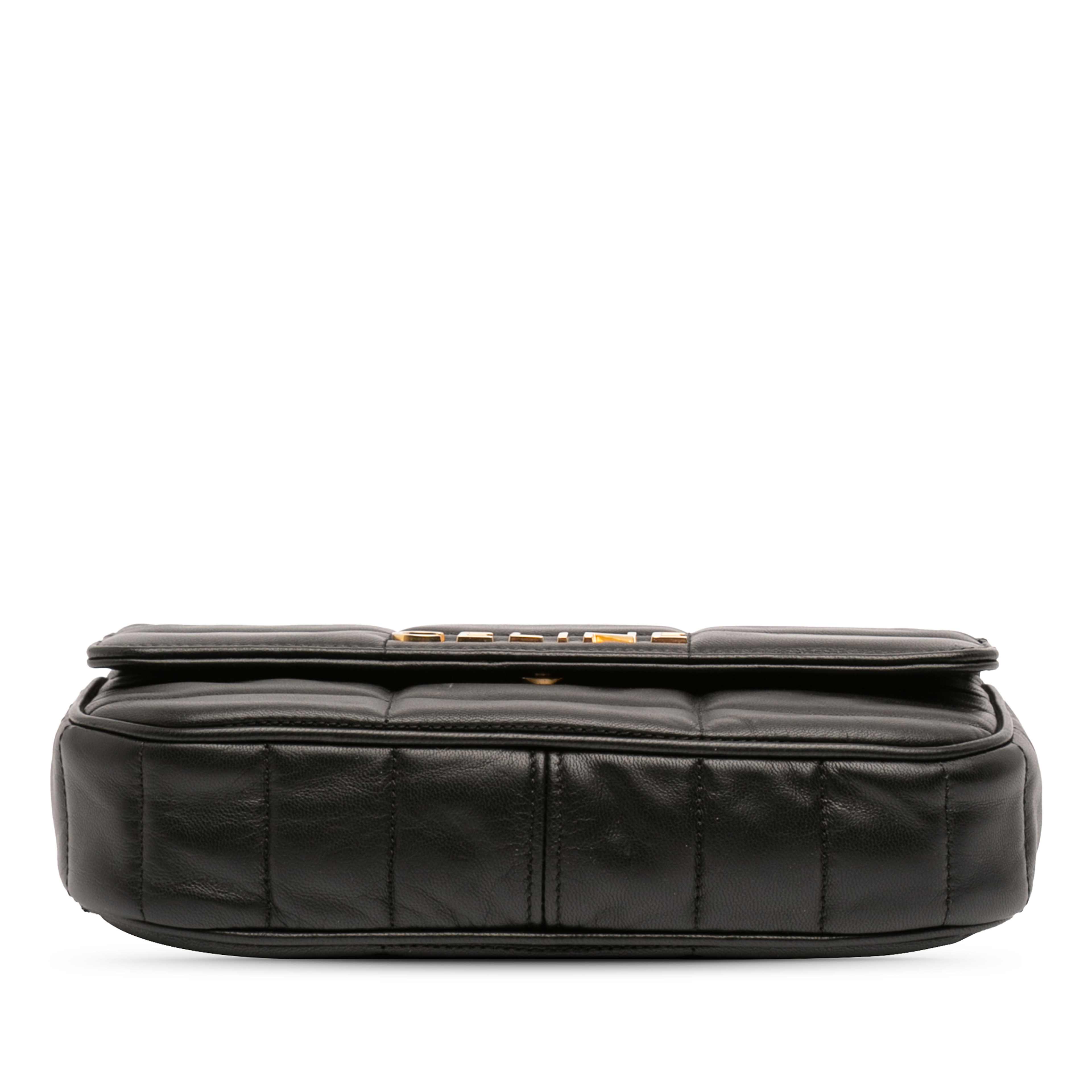 Celine Matelasse Goatskin Monochrome Chain Shoulder Bag, från Luxclusif, i färgen black. Klicka för att öppna bilden i stort format