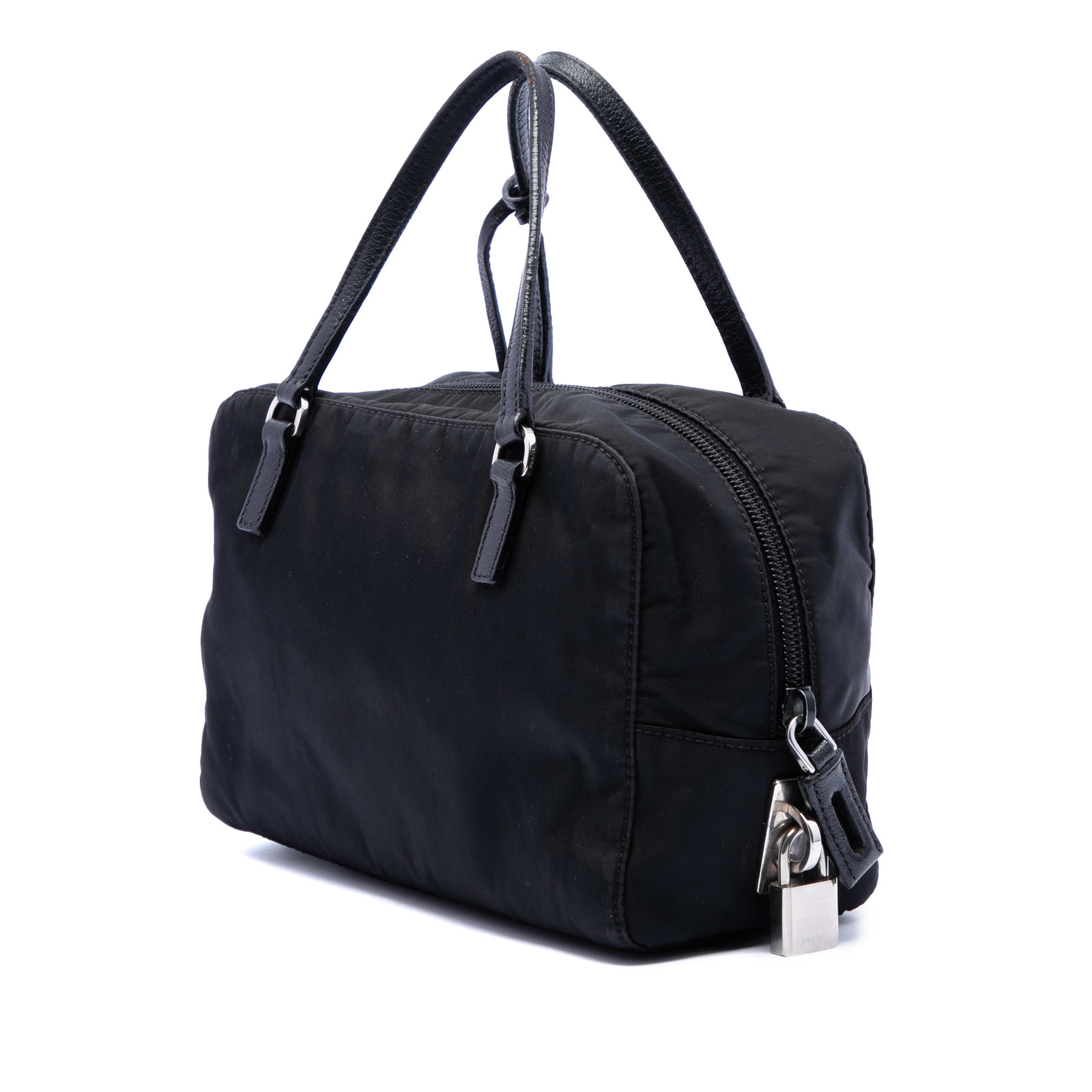 Prada Tessuto Beaded Handbag, från Luxclusif, i färgen black. Klicka för att öppna bilden i stort format