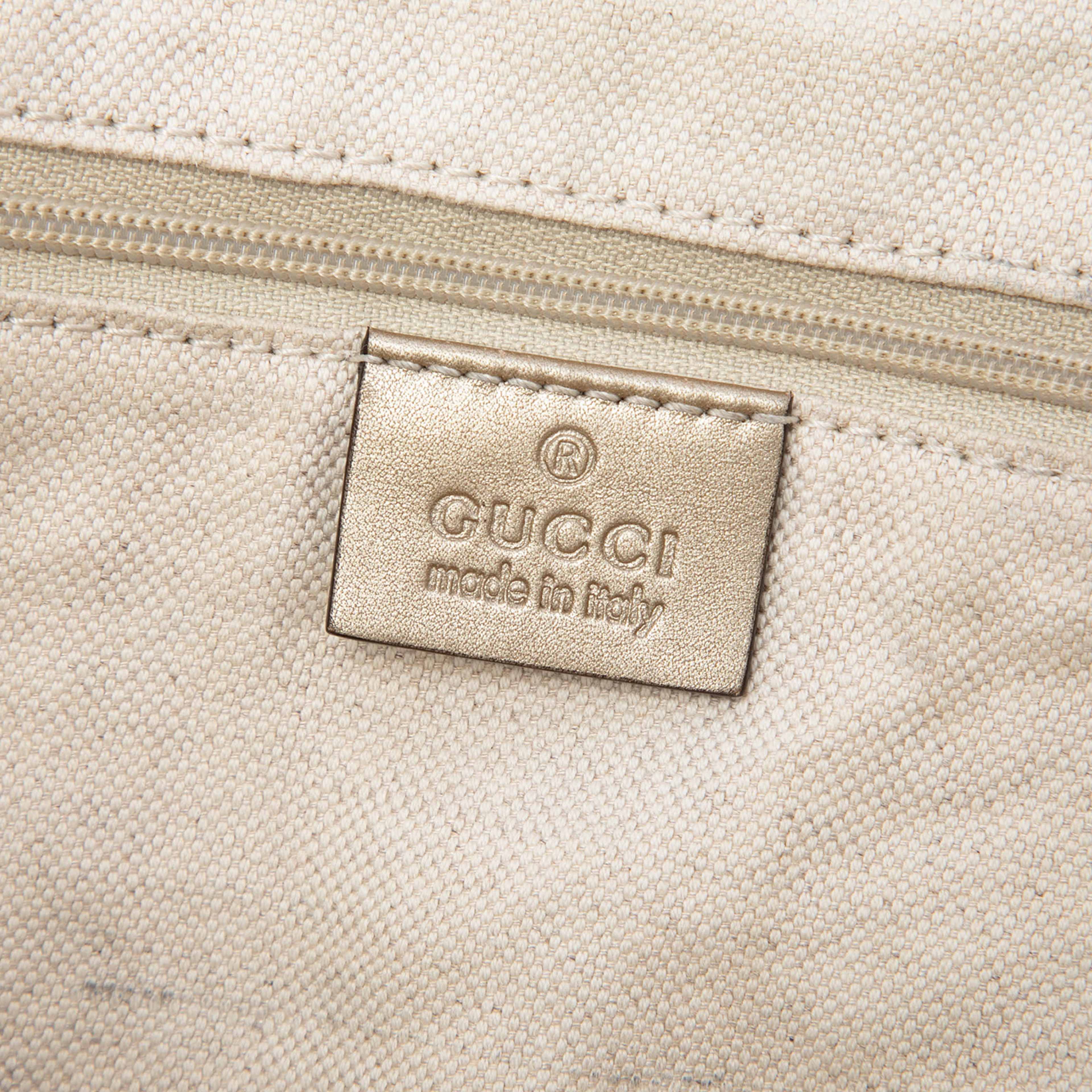 Gucci Gg Canvas Sukey Satchel, från Luxclusif, i färgen beige. Klicka för att öppna bilden i stort format