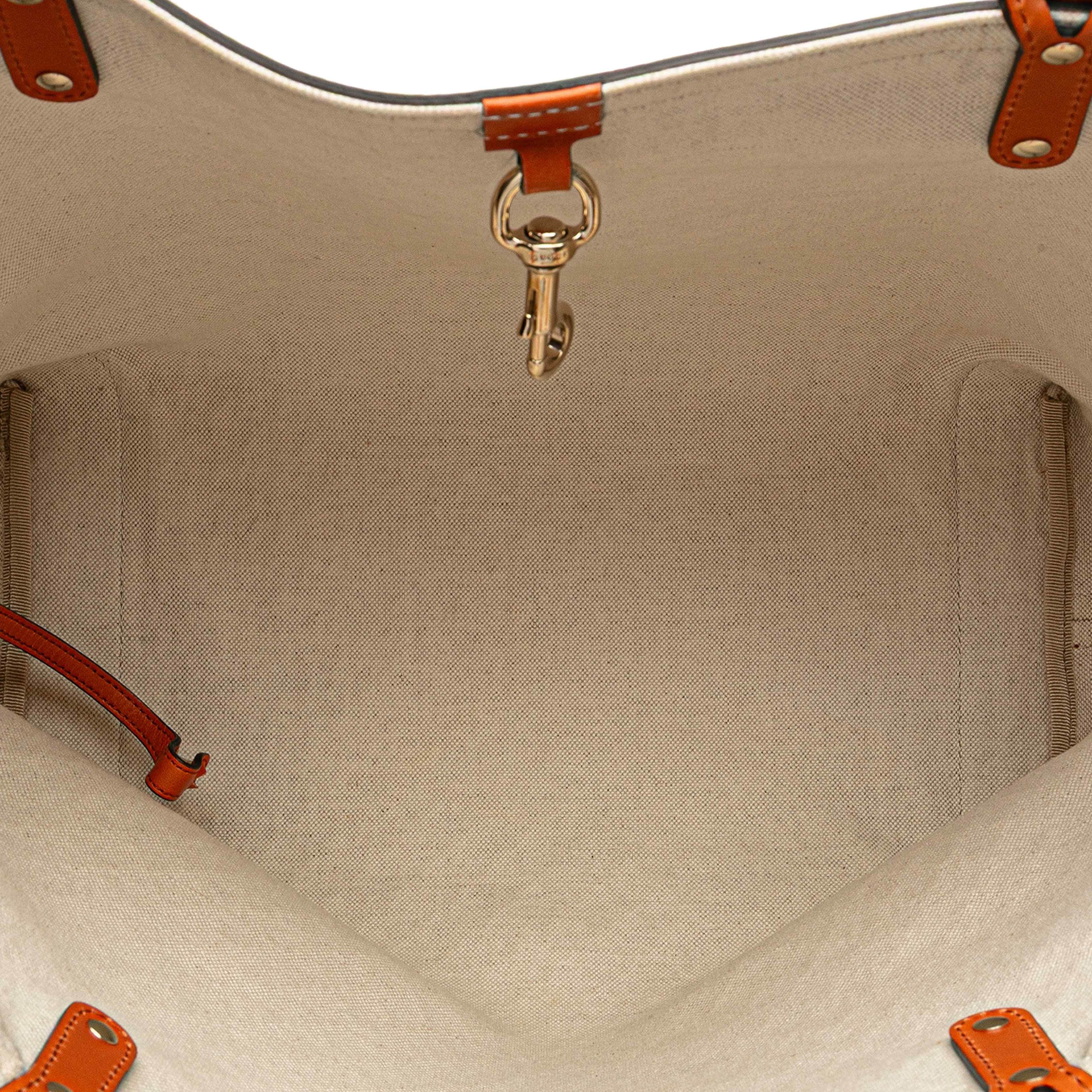 Gucci Medium Diamante Canvas Craft Tote, från Luxclusif, i färgen beige. Klicka för att öppna bilden i stort format