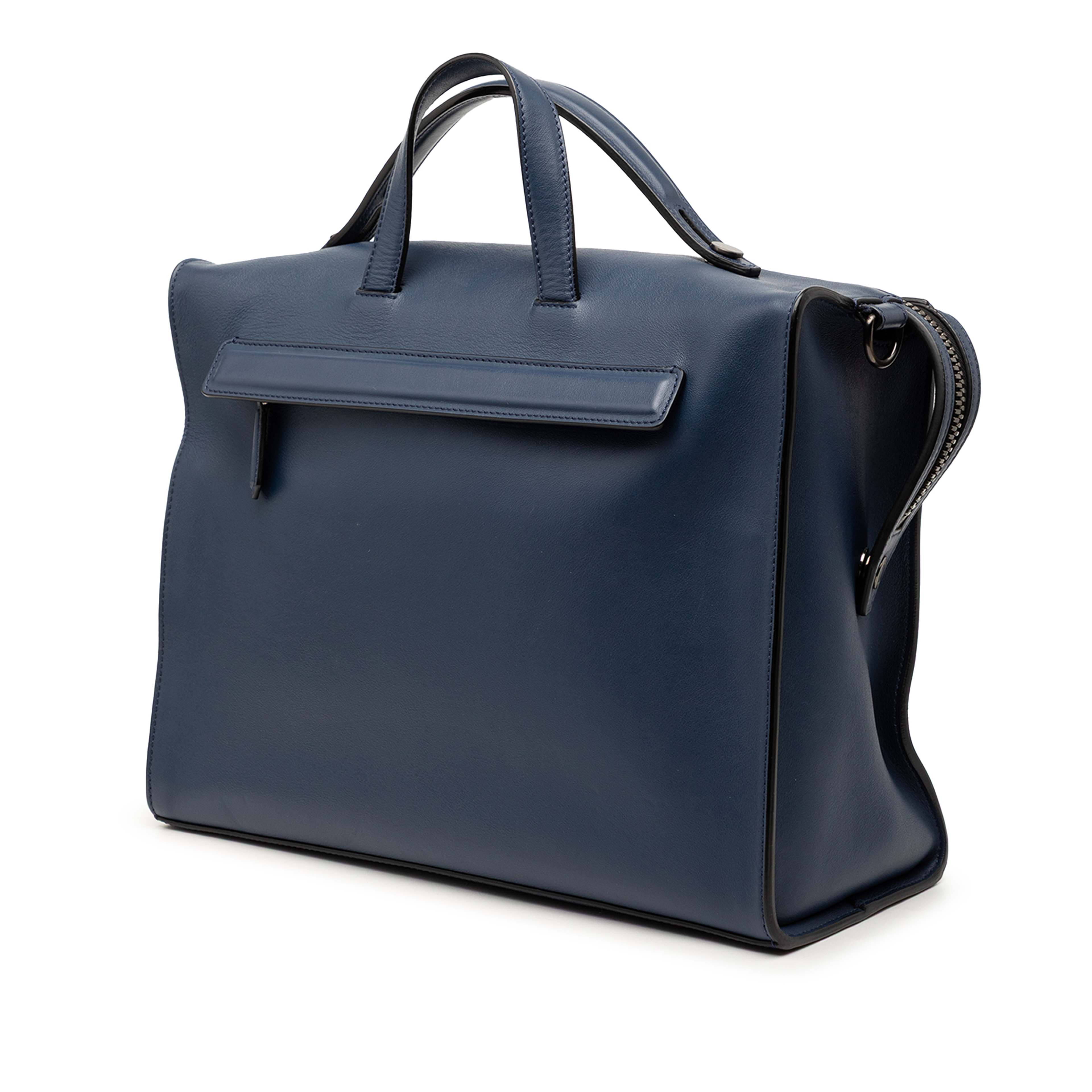 Fendi Leather Lui Urban Briefcase, från Luxclusif, i färgen navy. Klicka för att öppna bilden i stort format