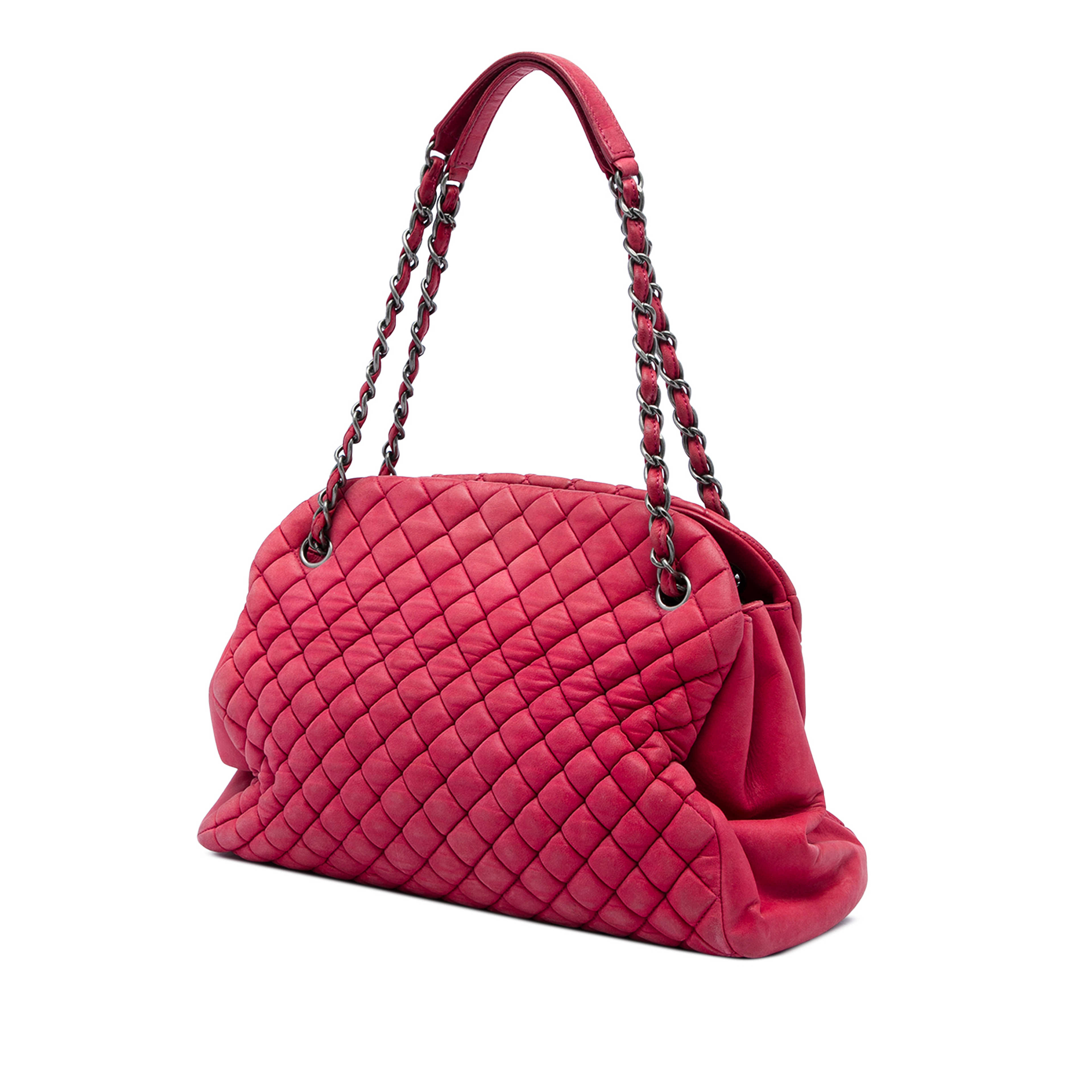 Chanel Large Quilted Lambskin Just Mademoiselle Bowling Bag, från Luxclusif, i färgen röd. Klicka för att öppna bilden i stort format
