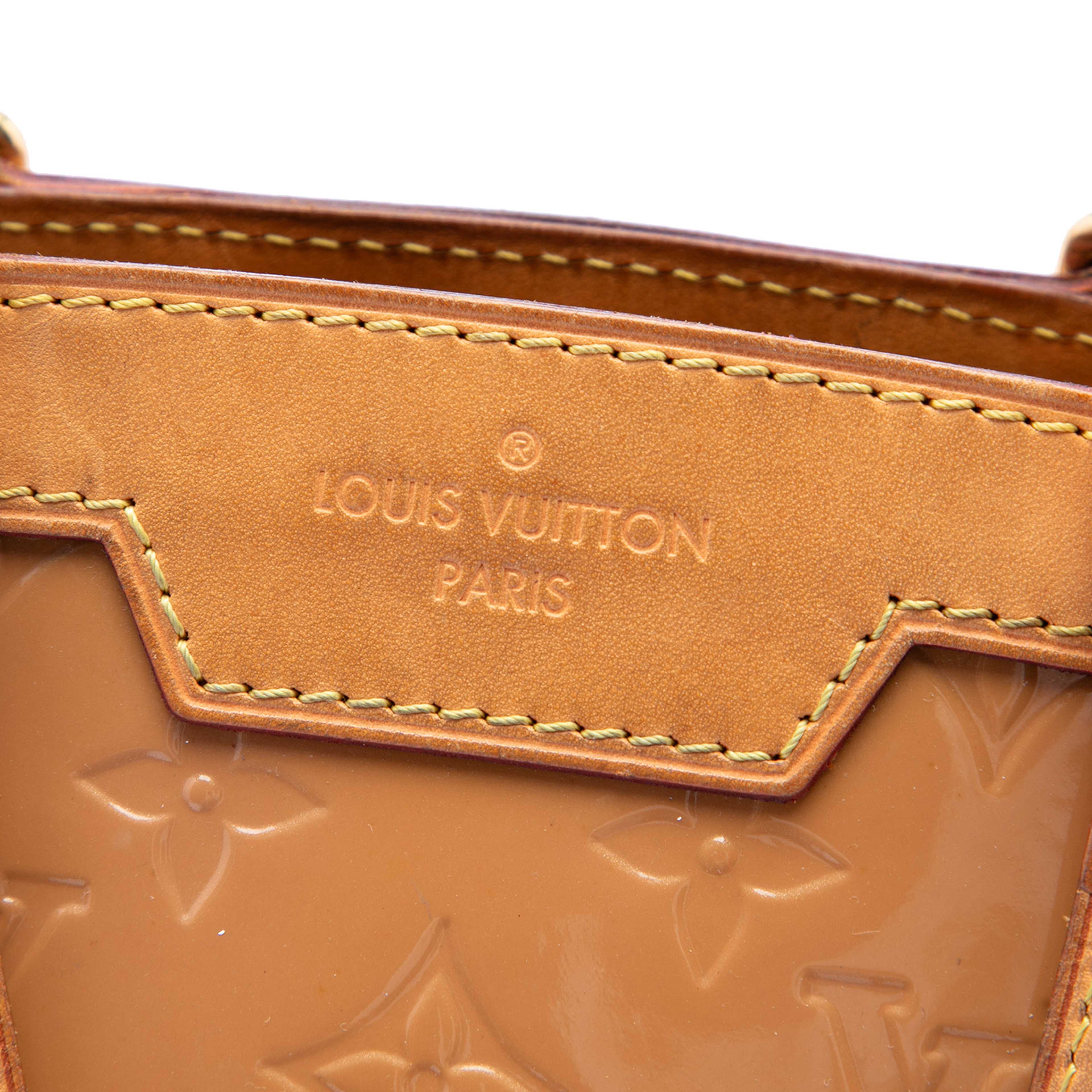 Louis Vuitton Monogram Vernis Brea Mm, från Luxclusif, i färgen brown. Klicka för att öppna bilden i stort format