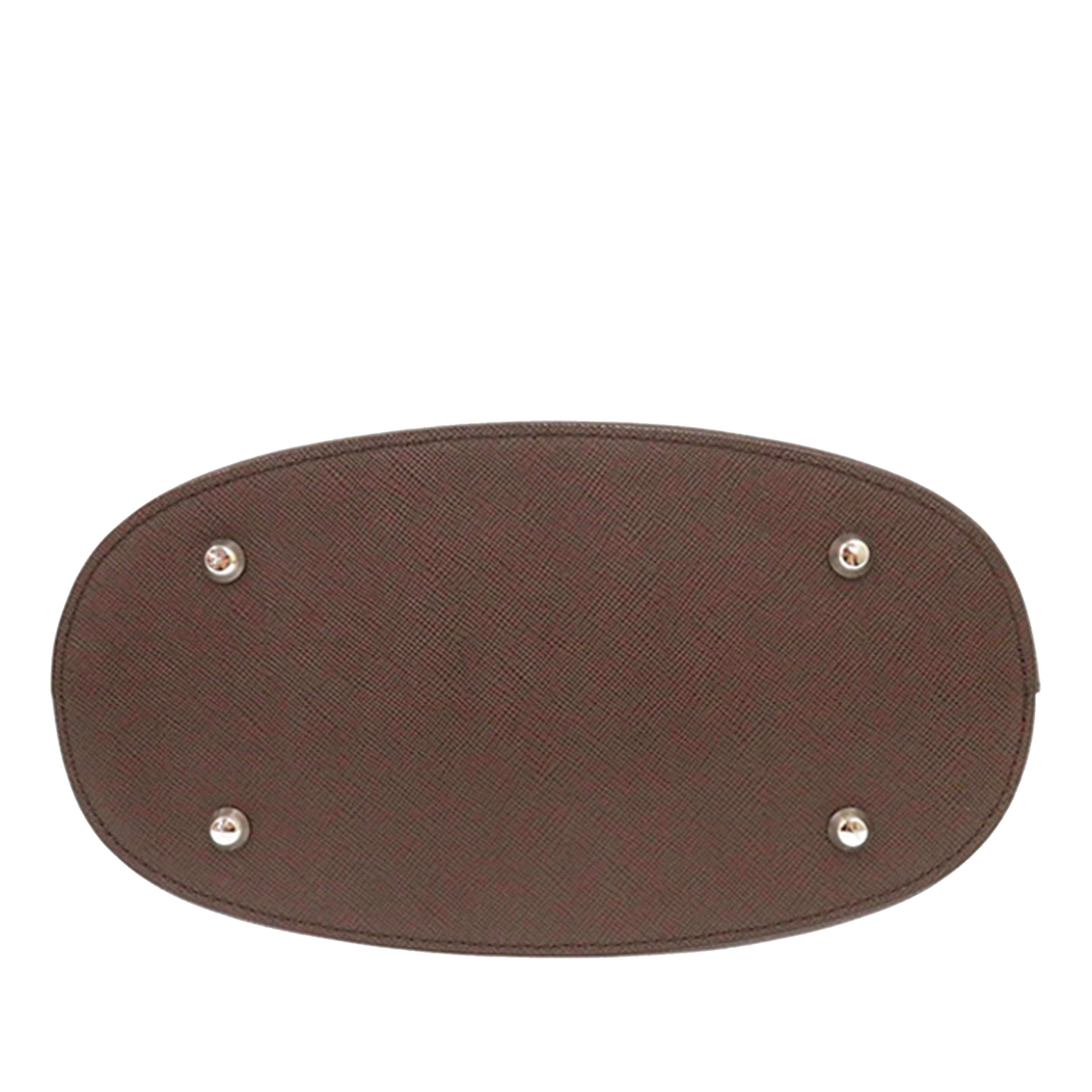 Burberry House Check Canvas Bucket Bag, från Luxclusif, i färgen beige. Klicka för att öppna bilden i stort format