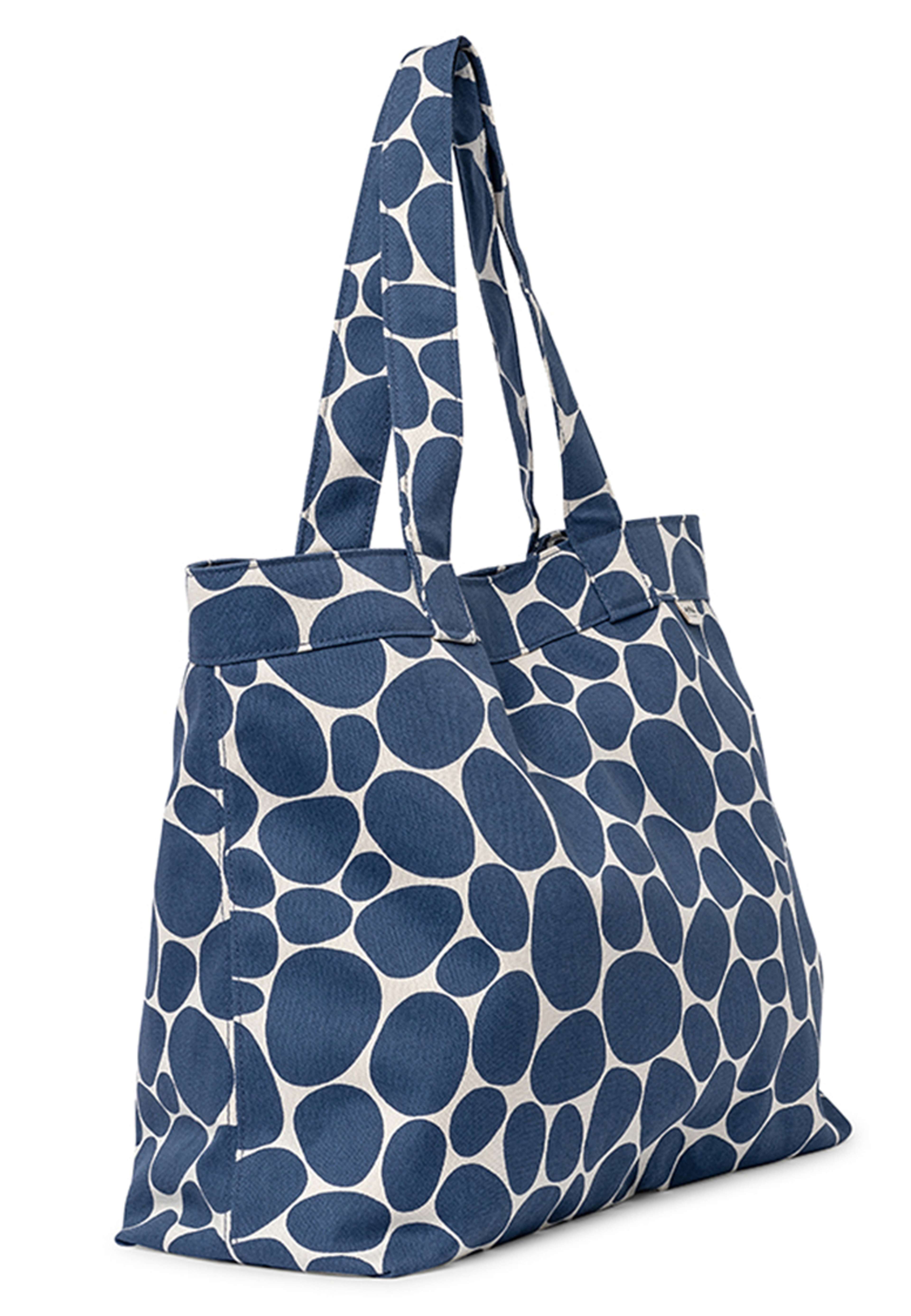 Fanny Tote Stenar, från Gyllstad, i färgen blå på vit. Klicka för att öppna bilden i stort format