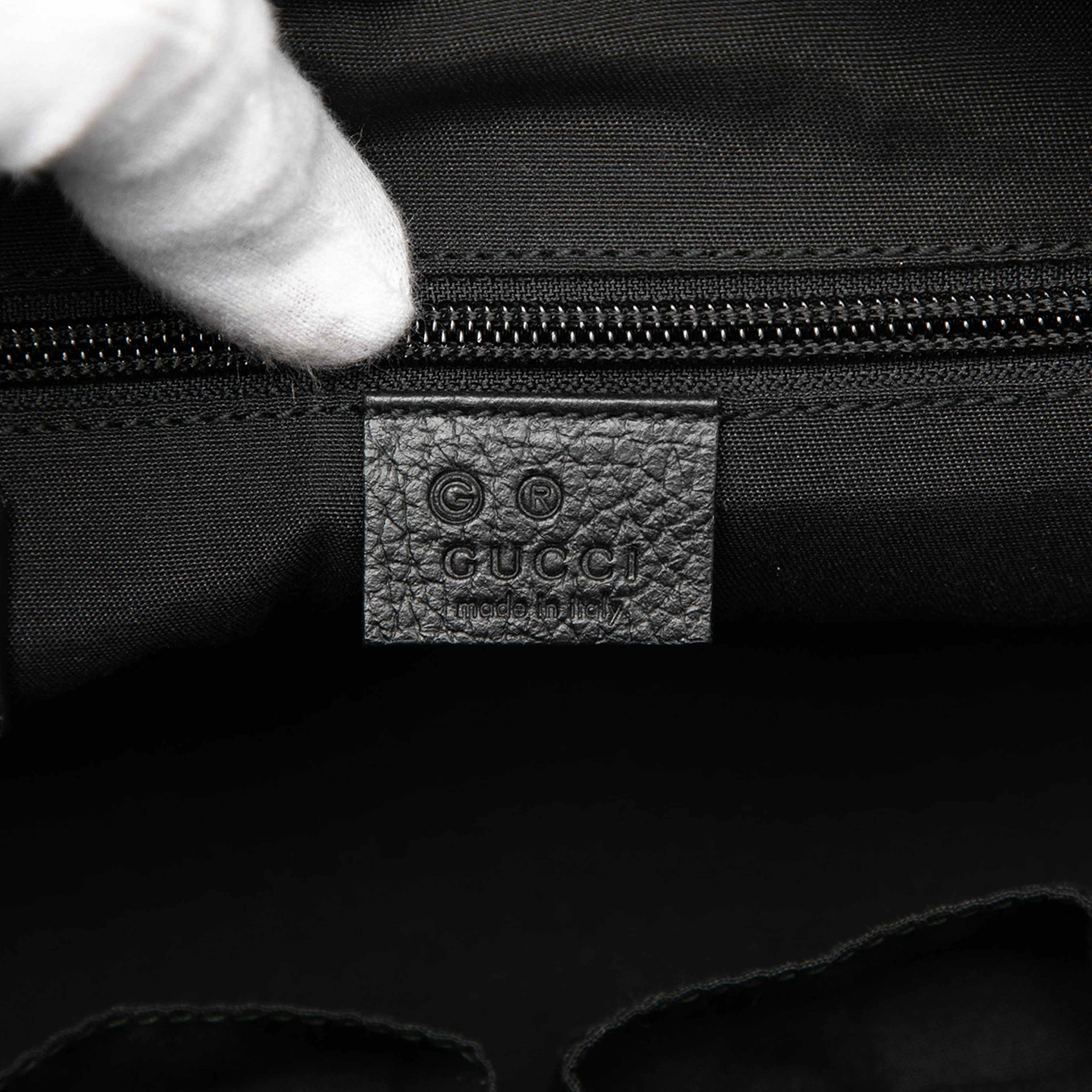 Gucci Gg Nylon Web Tote, från Luxclusif, i färgen black. Klicka för att öppna bilden i stort format