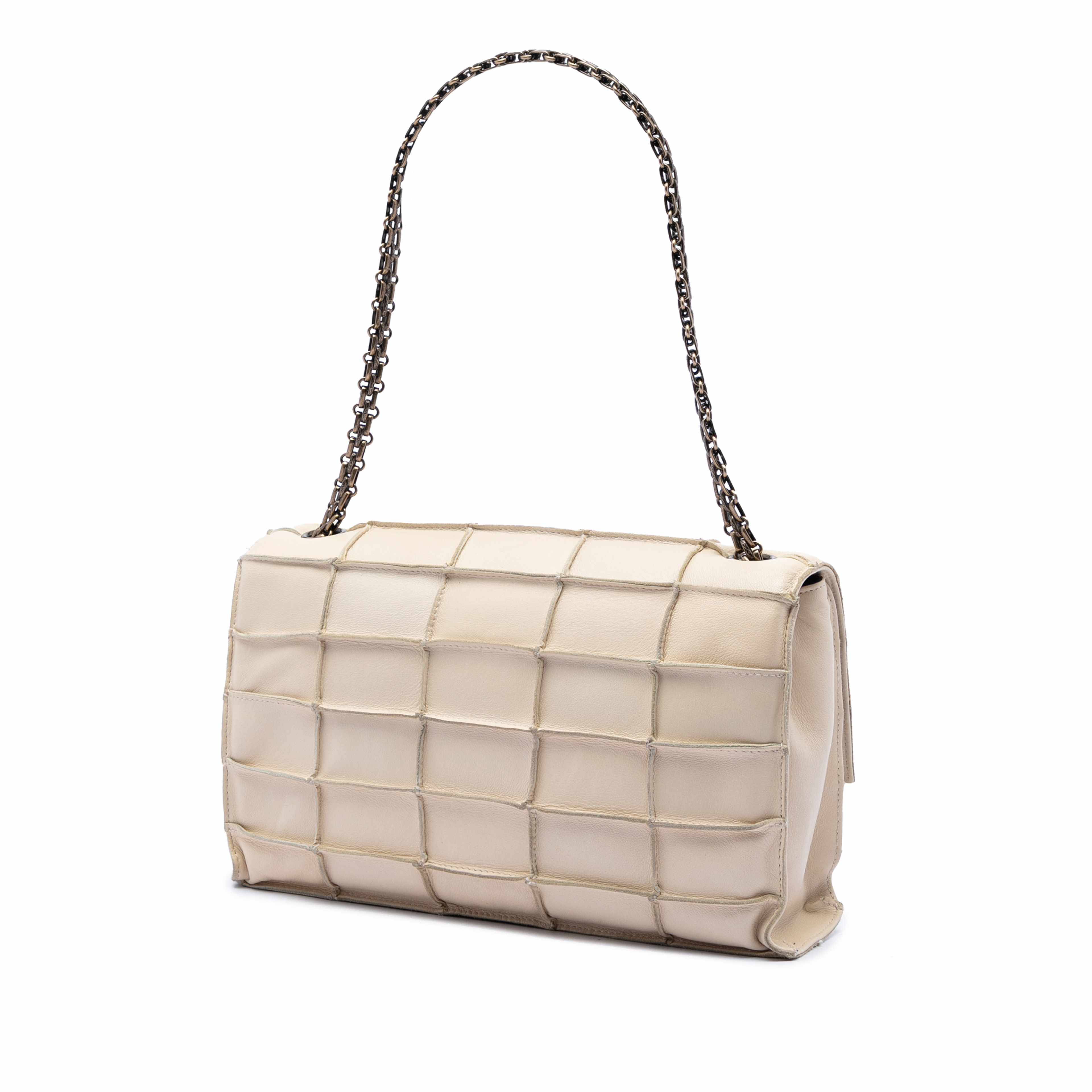 Chanel Identification Lambskin Patchwork Reissue 2.55 Flap, från Luxclusif, i färgen brun. Klicka för att öppna bilden i stort format