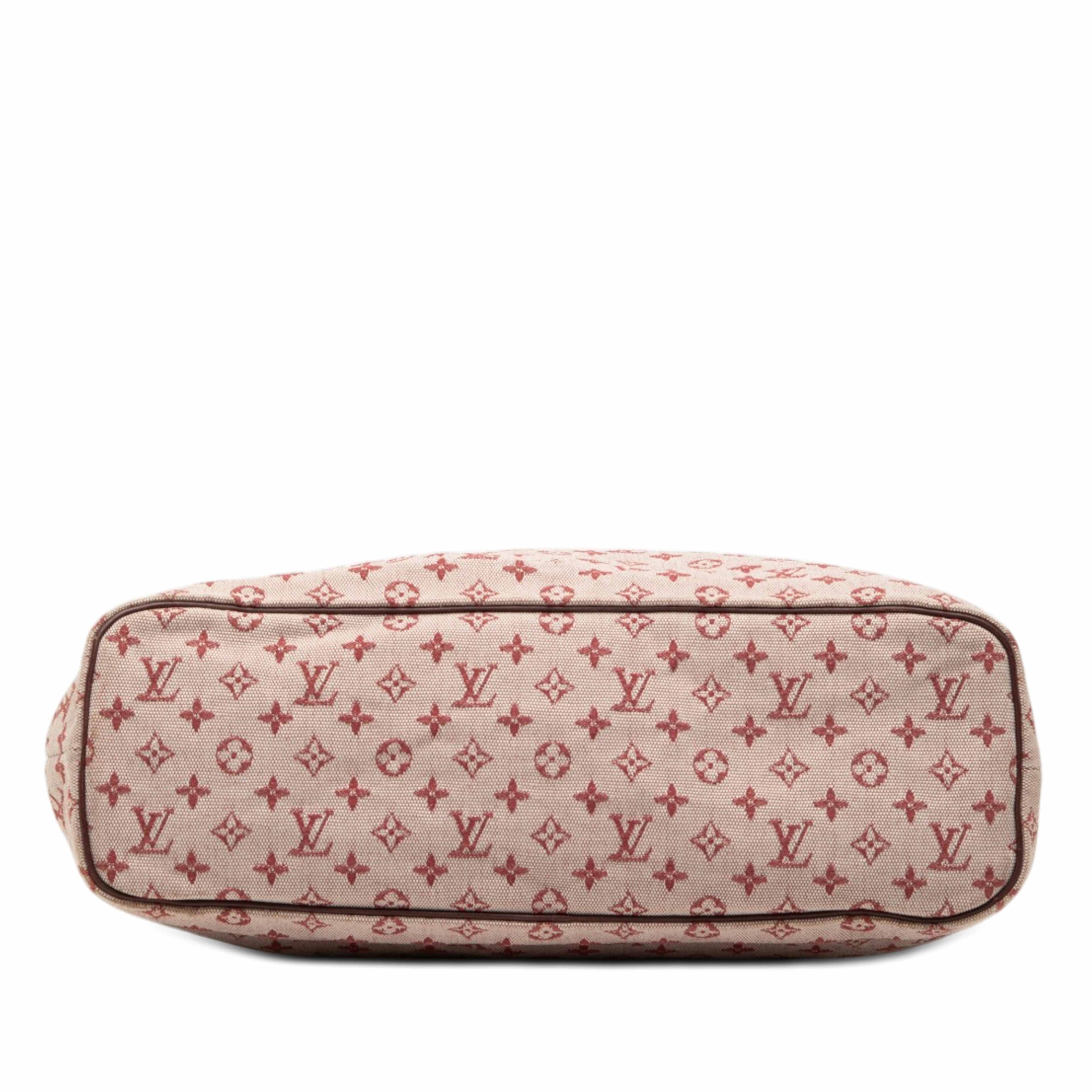 Louis Vuitton Monogram Mini Lin Lucille Gm, från Luxclusif, i färgen röd. Klicka för att öppna bilden i stort format