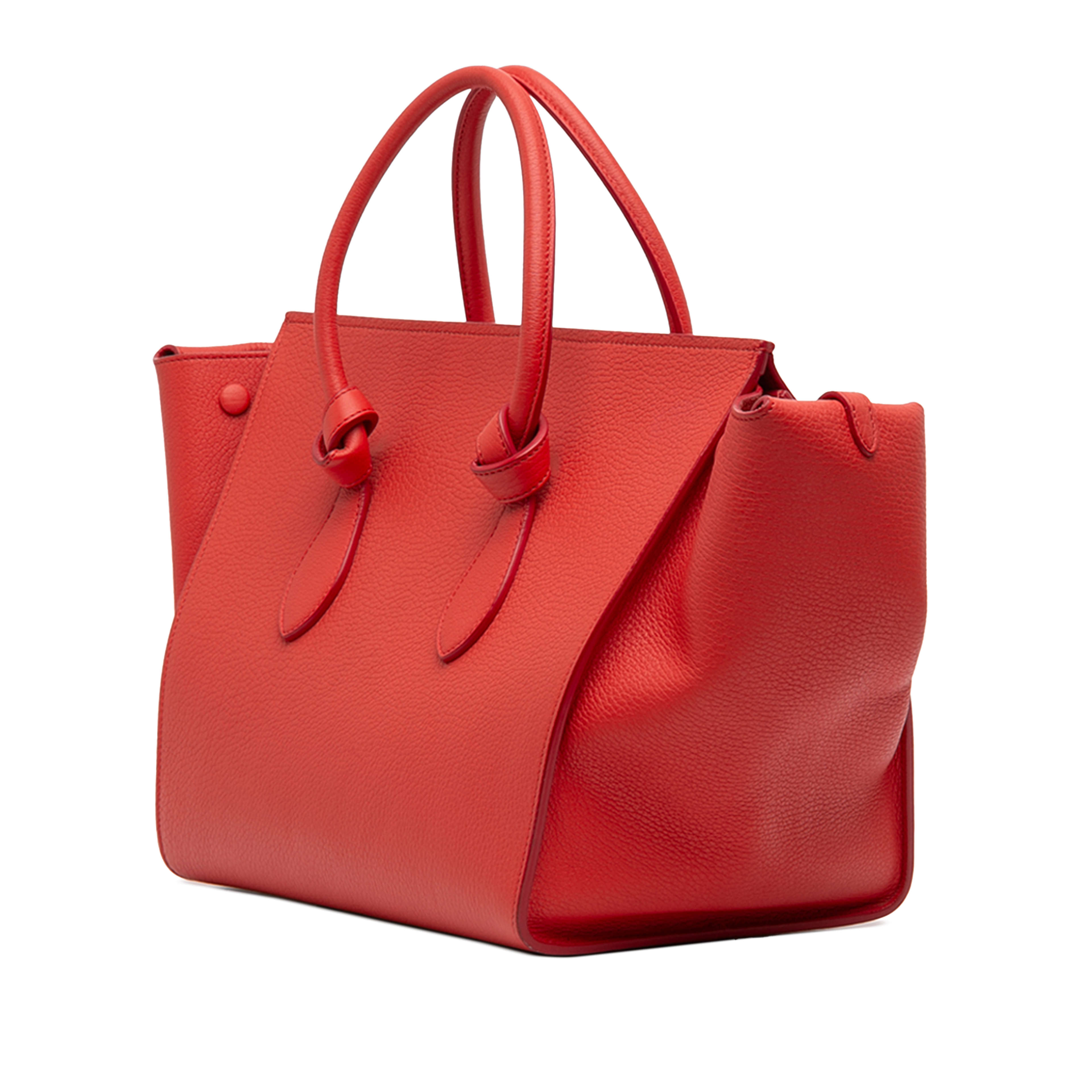 Celine Small Crisped Calfskin Tie Knot Handbag, från Luxclusif, i färgen red orange. Klicka för att öppna bilden i stort format
