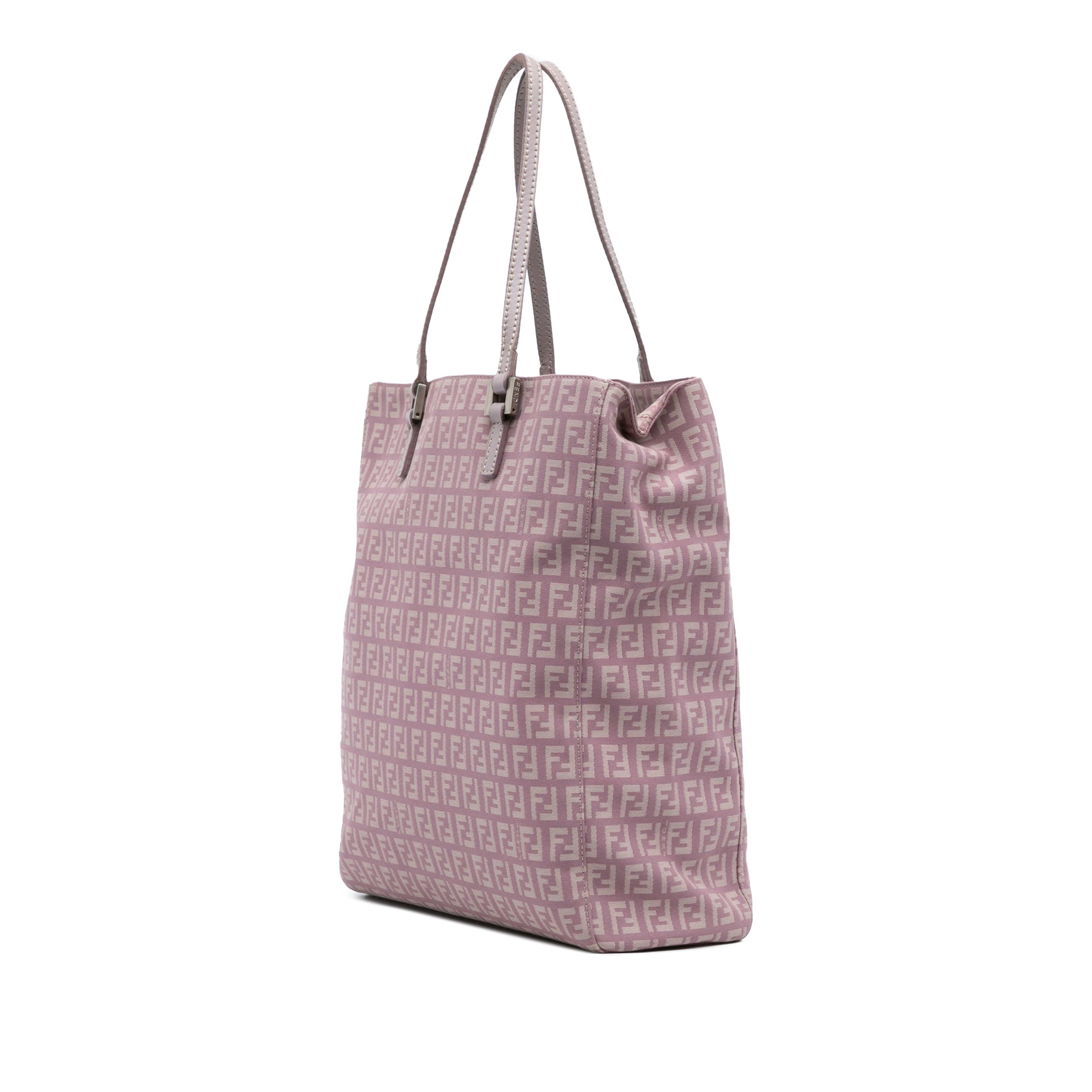 Fendi Zucchino Canvas Tote, från Luxclusif, i färgen light purple. Klicka för att öppna bilden i stort format
