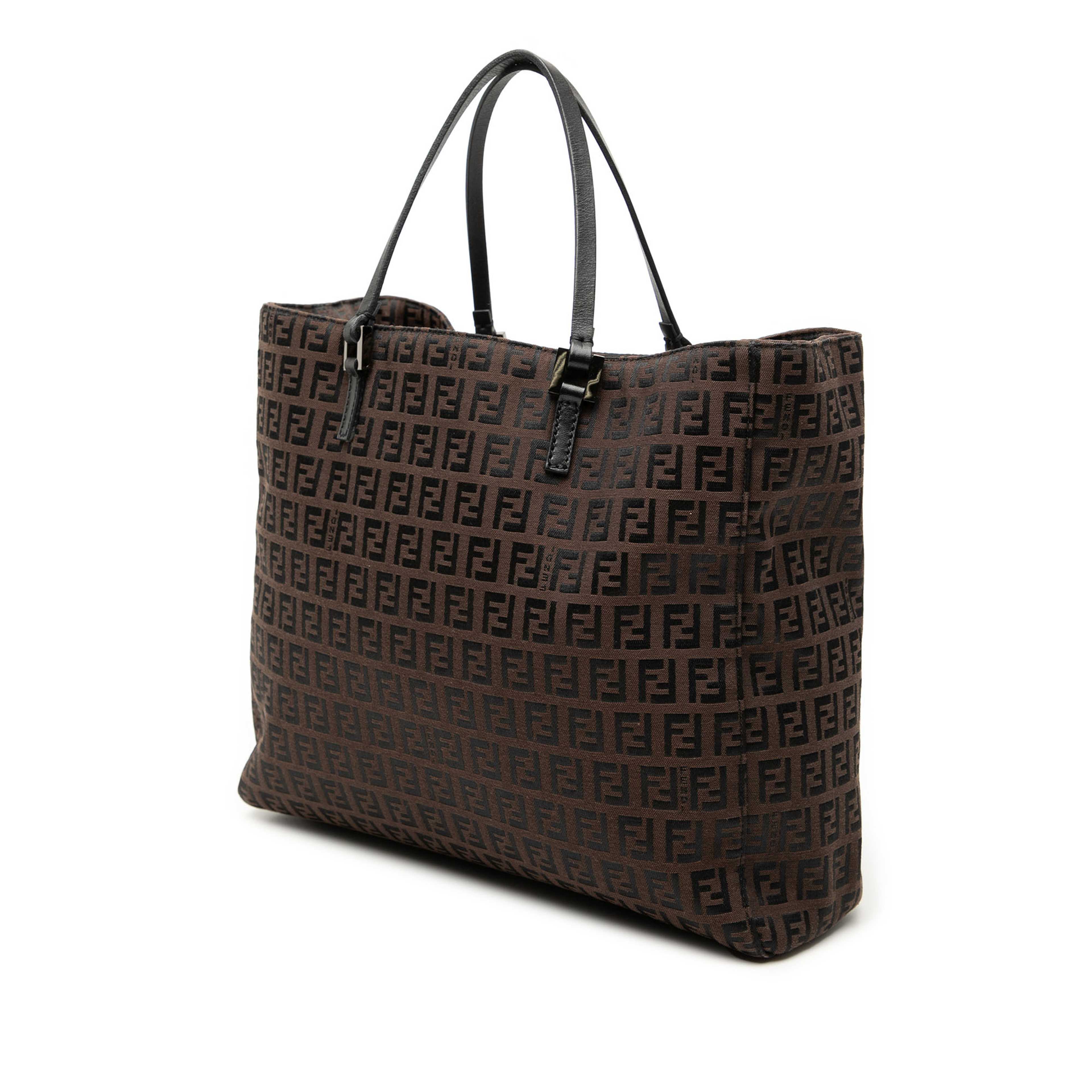 Fendi Zucchino Canvas Tote, från Luxclusif, i färgen brun. Klicka för att öppna bilden i stort format