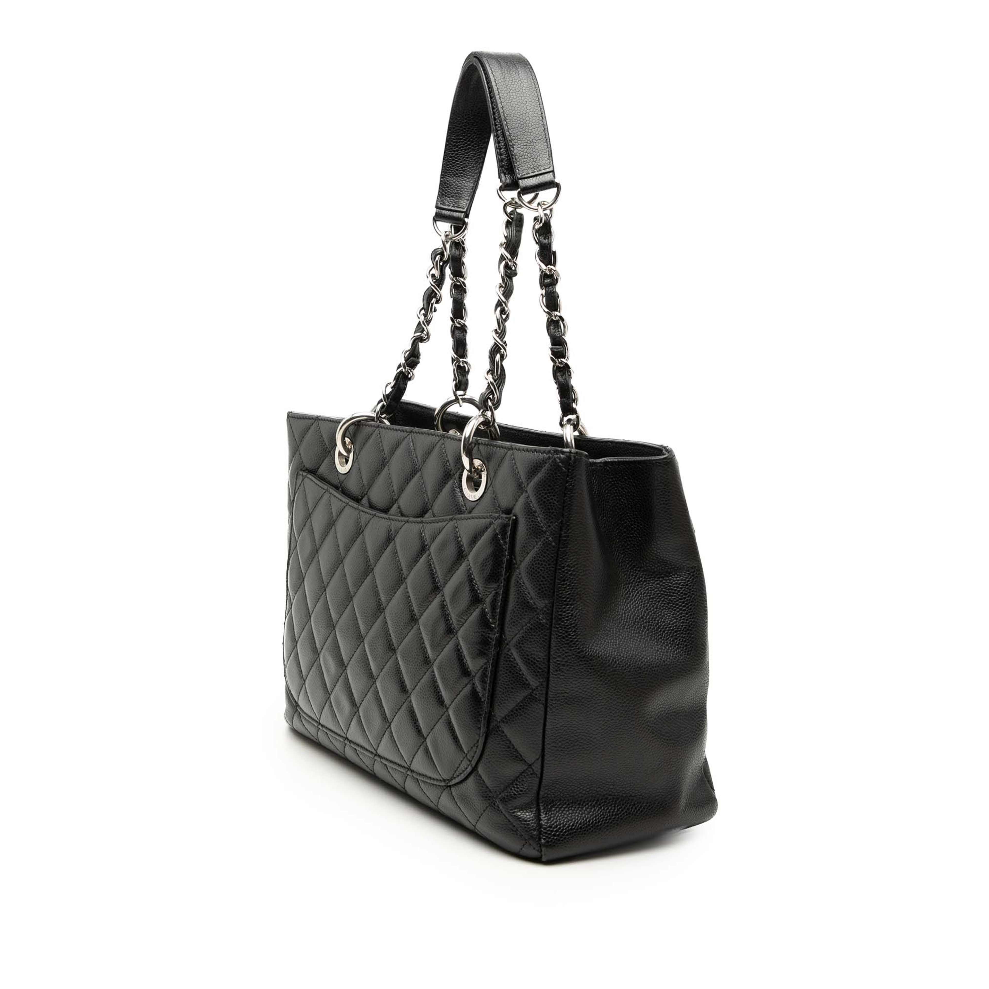 Chanel Caviar Grand Shopping Tote, från Luxclusif, i färgen svart. Klicka för att öppna bilden i stort format