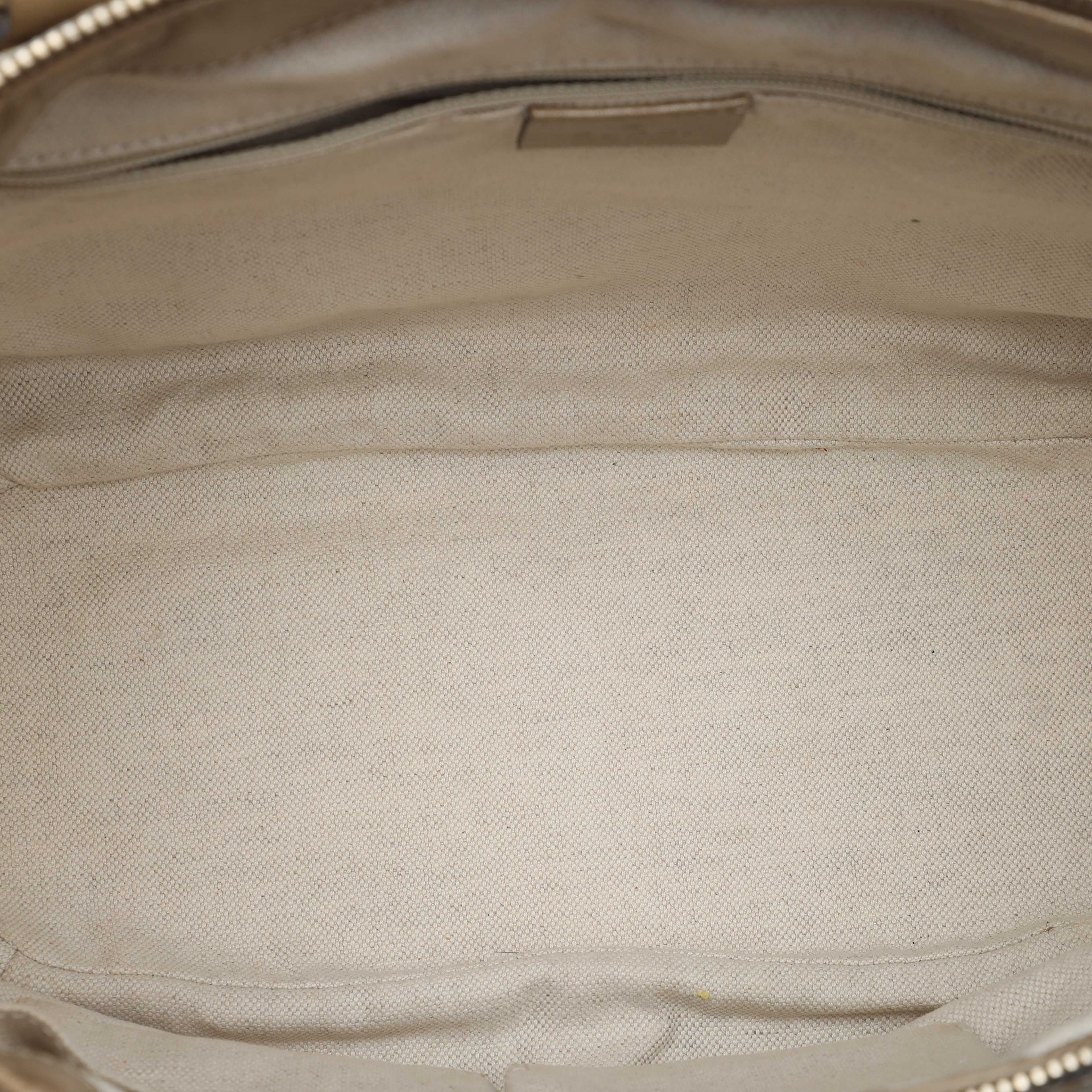 Gucci Gg Canvas Sukey Satchel, från Luxclusif, i färgen guld. Klicka för att öppna bilden i stort format