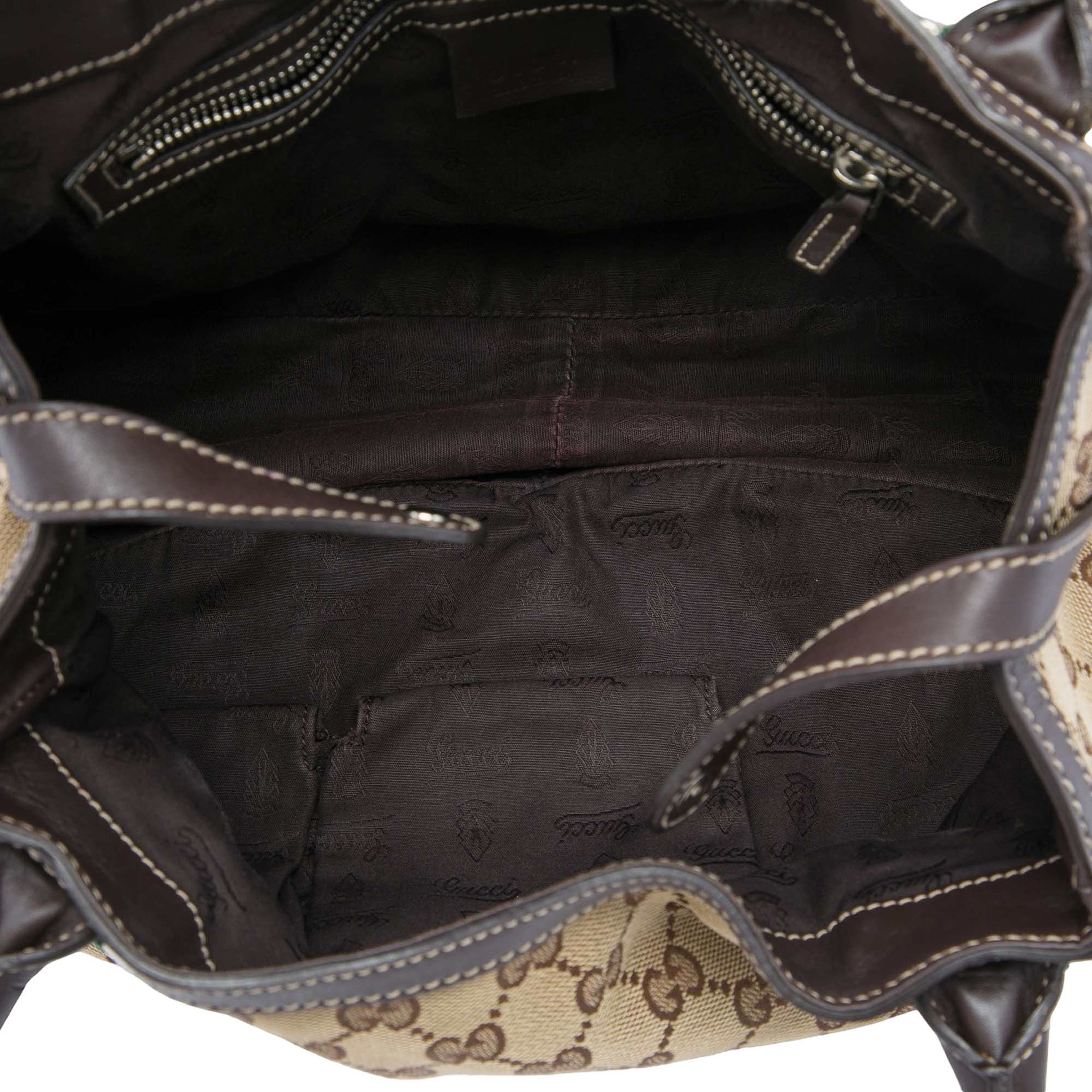 Gucci Gg Canvas Web Match Ball Tote, från Luxclusif, i färgen beige. Klicka för att öppna bilden i stort format