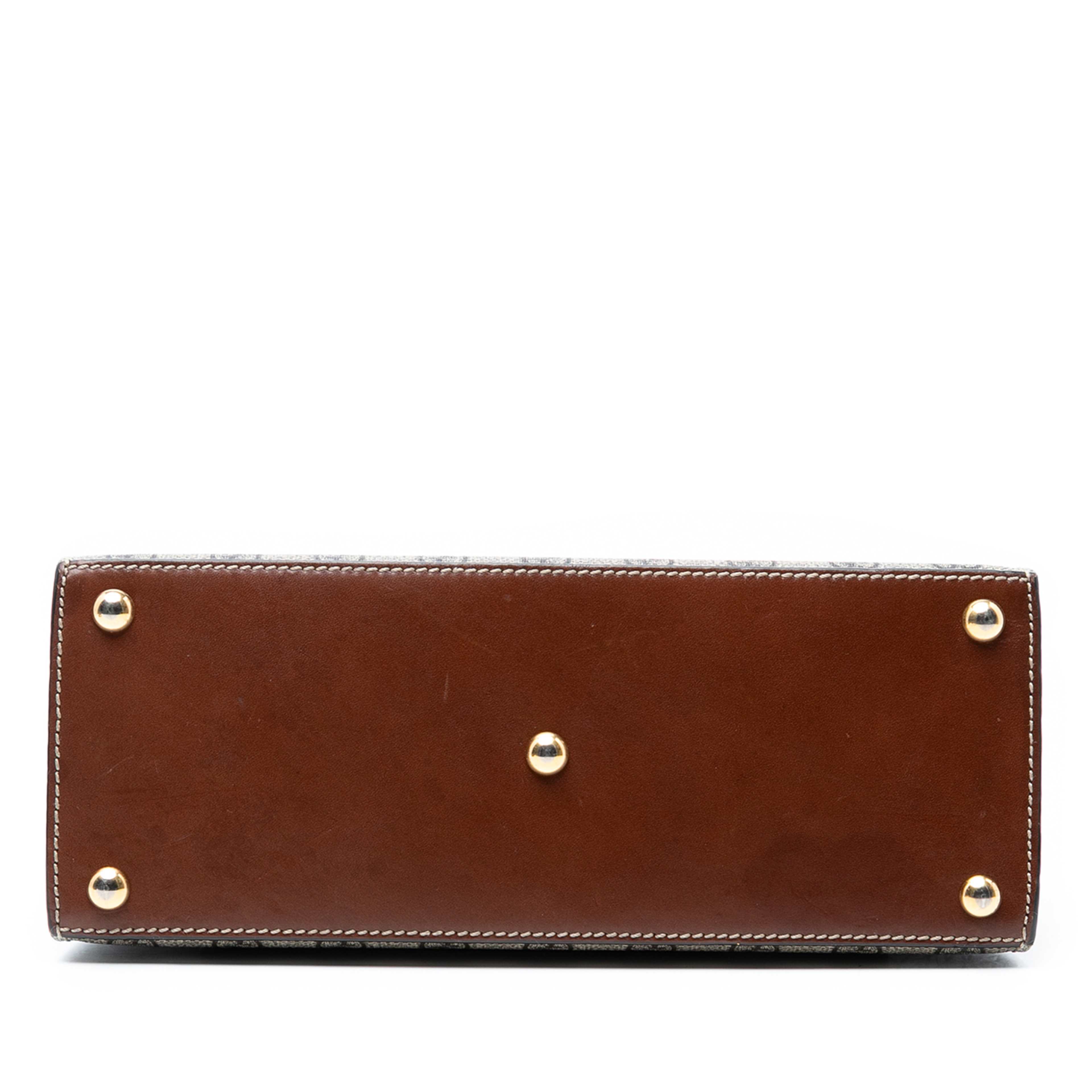 Gucci Small Gg Supreme Padlock Satchel, från Luxclusif, i färgen beige. Klicka för att öppna bilden i stort format