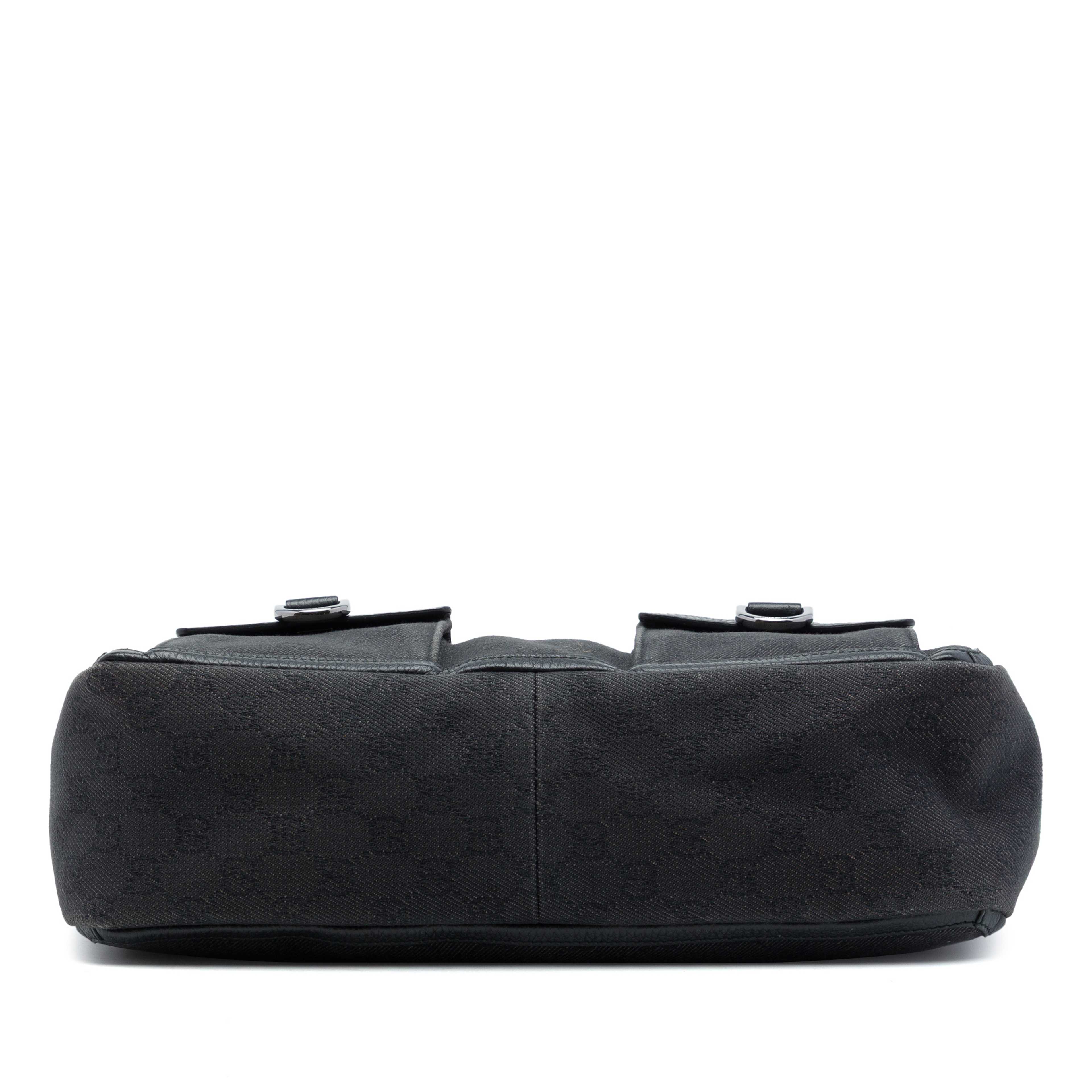 Gucci Gg Denim Abbey D Ring Pocket Tote, från Luxclusif, i färgen grå. Klicka för att öppna bilden i stort format