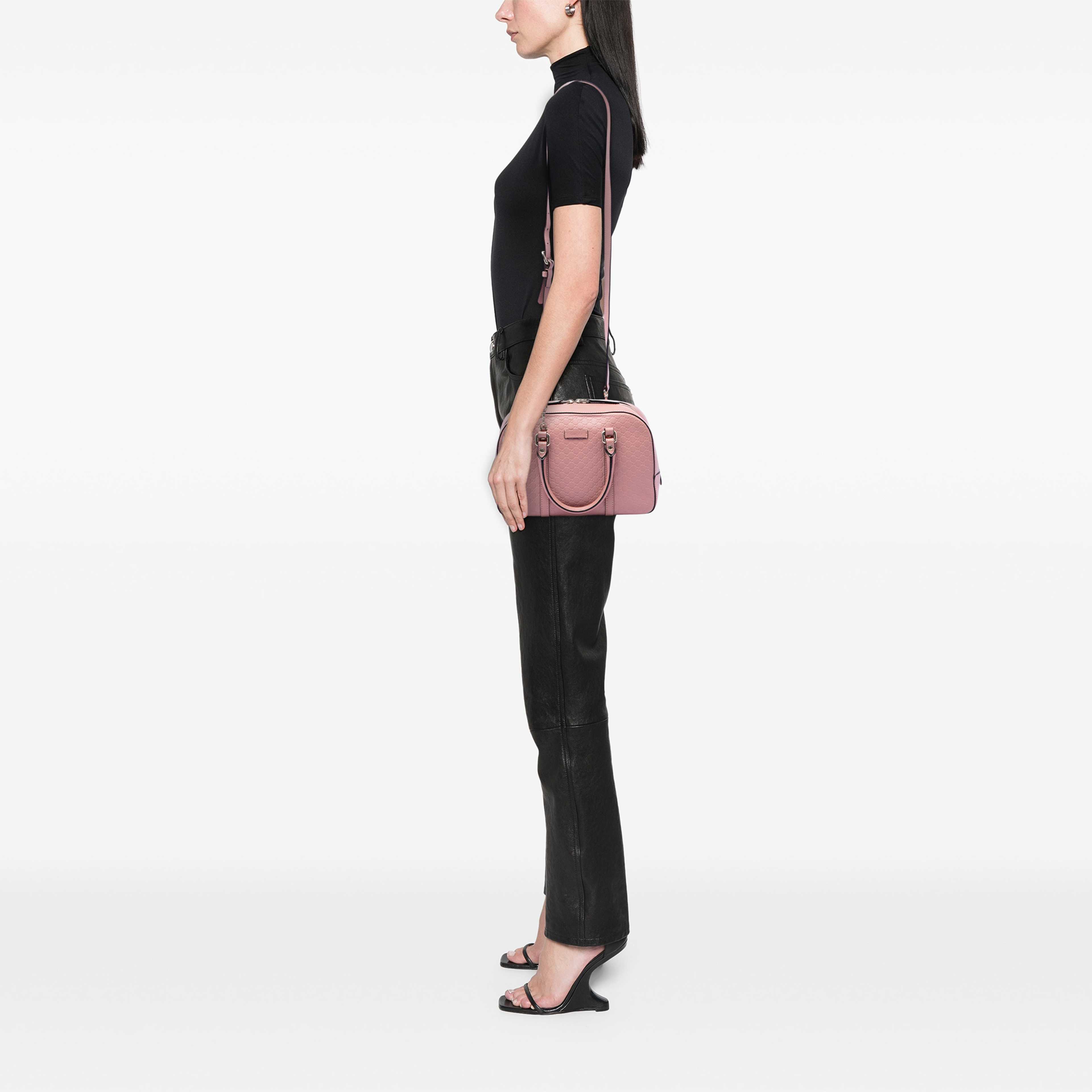 Gucci Small Microguccissima Satchel, från Luxclusif, i färgen rosa. Klicka för att öppna bilden i stort format