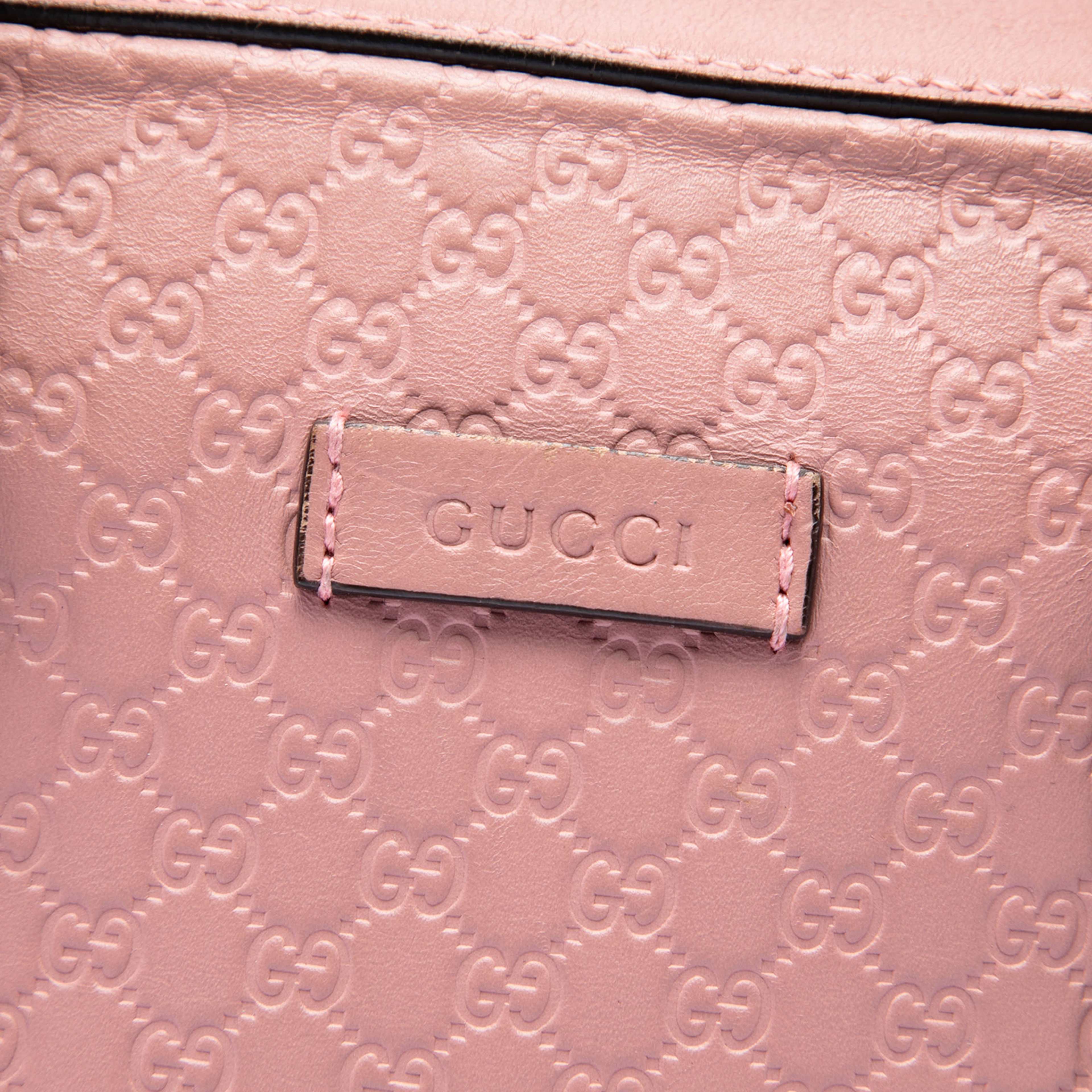 Gucci Small Microguccissima Satchel, från Luxclusif, i färgen rosa. Klicka för att öppna bilden i stort format