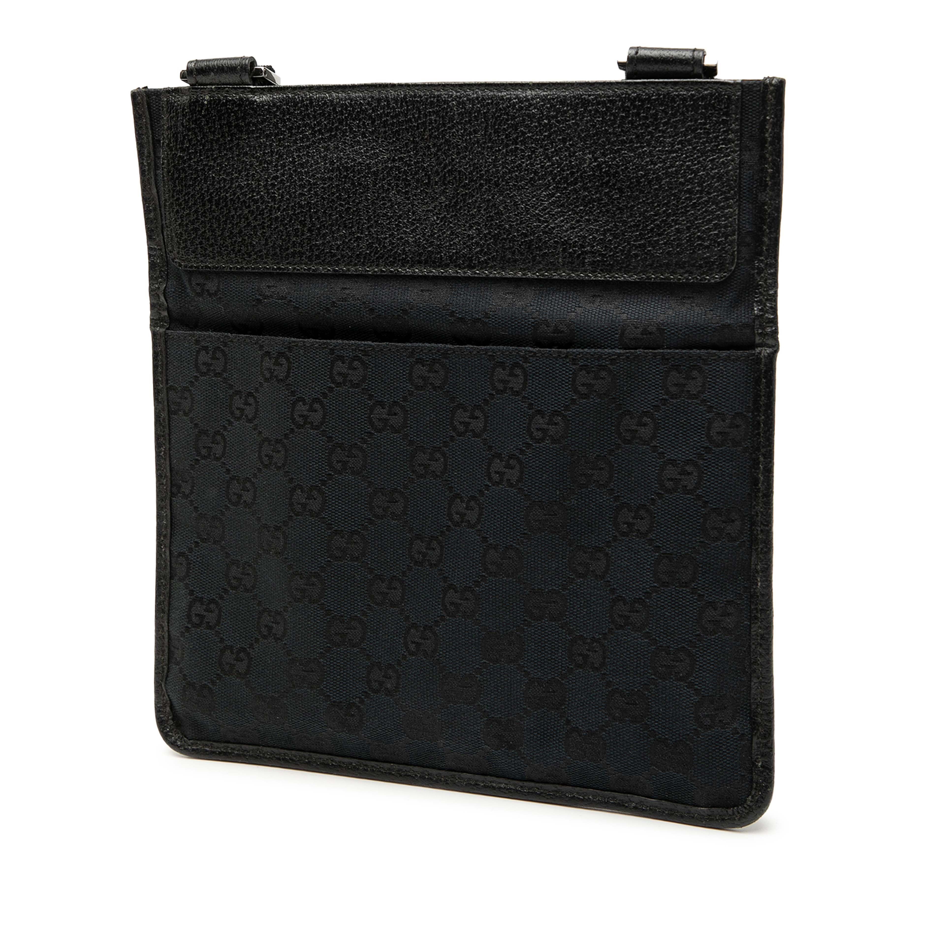Gucci Gg Canvas Crossbody, från Luxclusif, i färgen black. Klicka för att öppna bilden i stort format