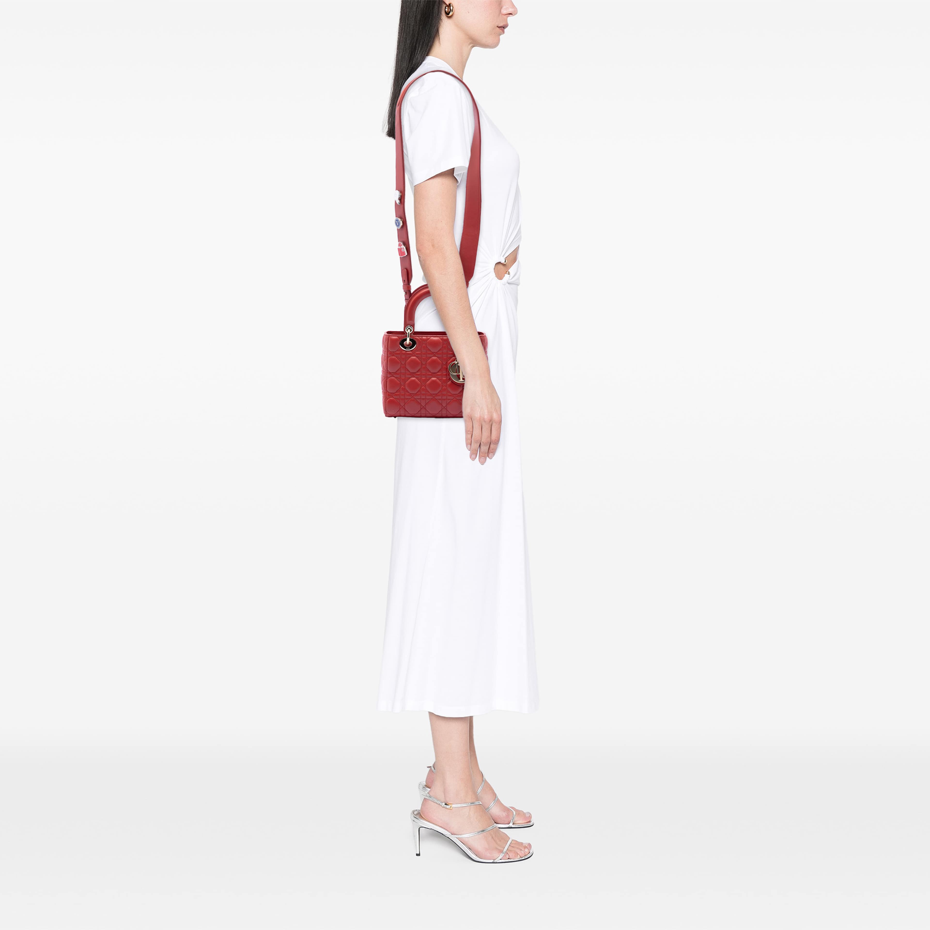 Dior Small Lambskin Cannage My Abcdior Lady Dior, från Luxclusif, i färgen röd. Klicka för att öppna bilden i stort format