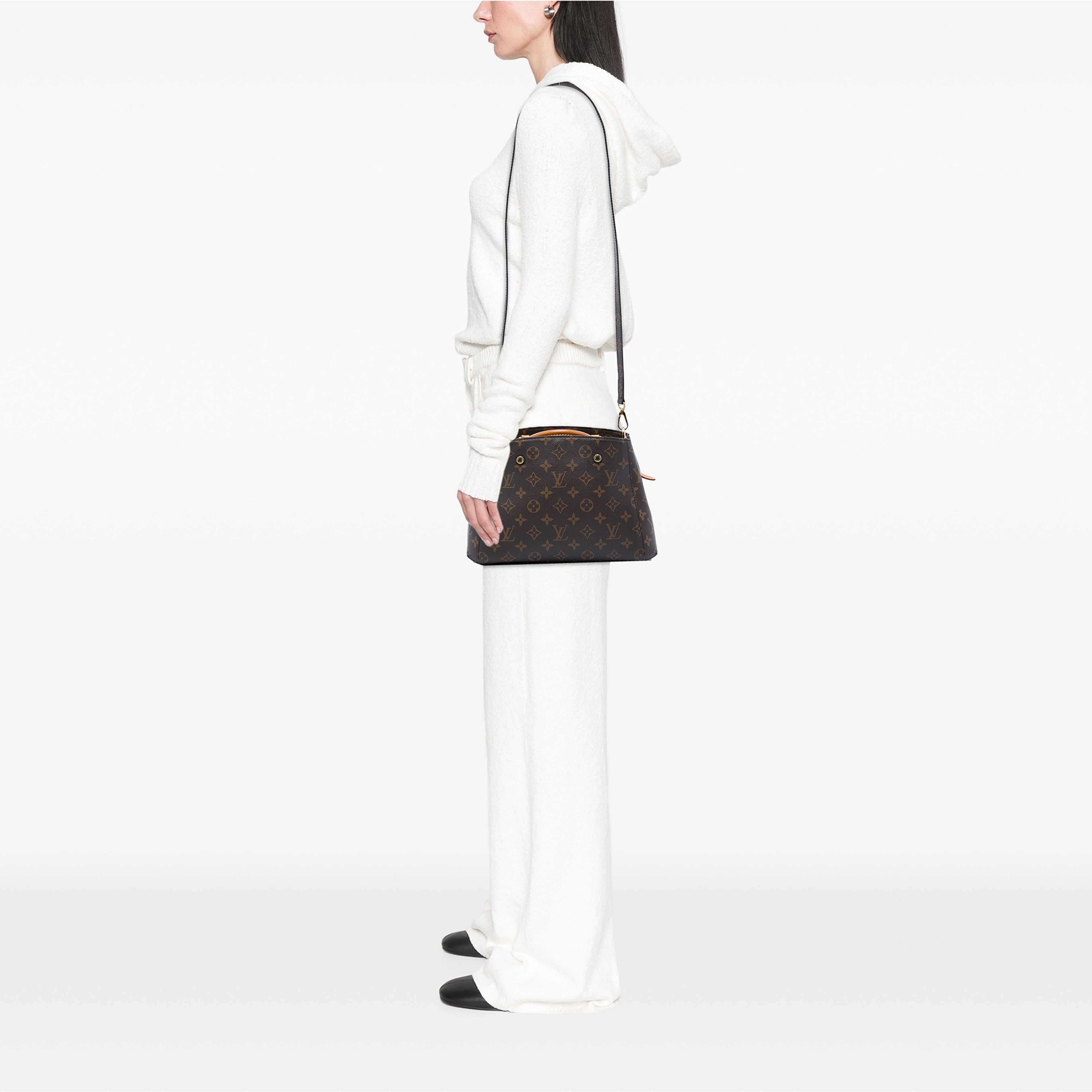 Louis Vuitton Monogram Montaigne Mm, från Luxclusif, i färgen brun. Klicka för att öppna bilden i stort format