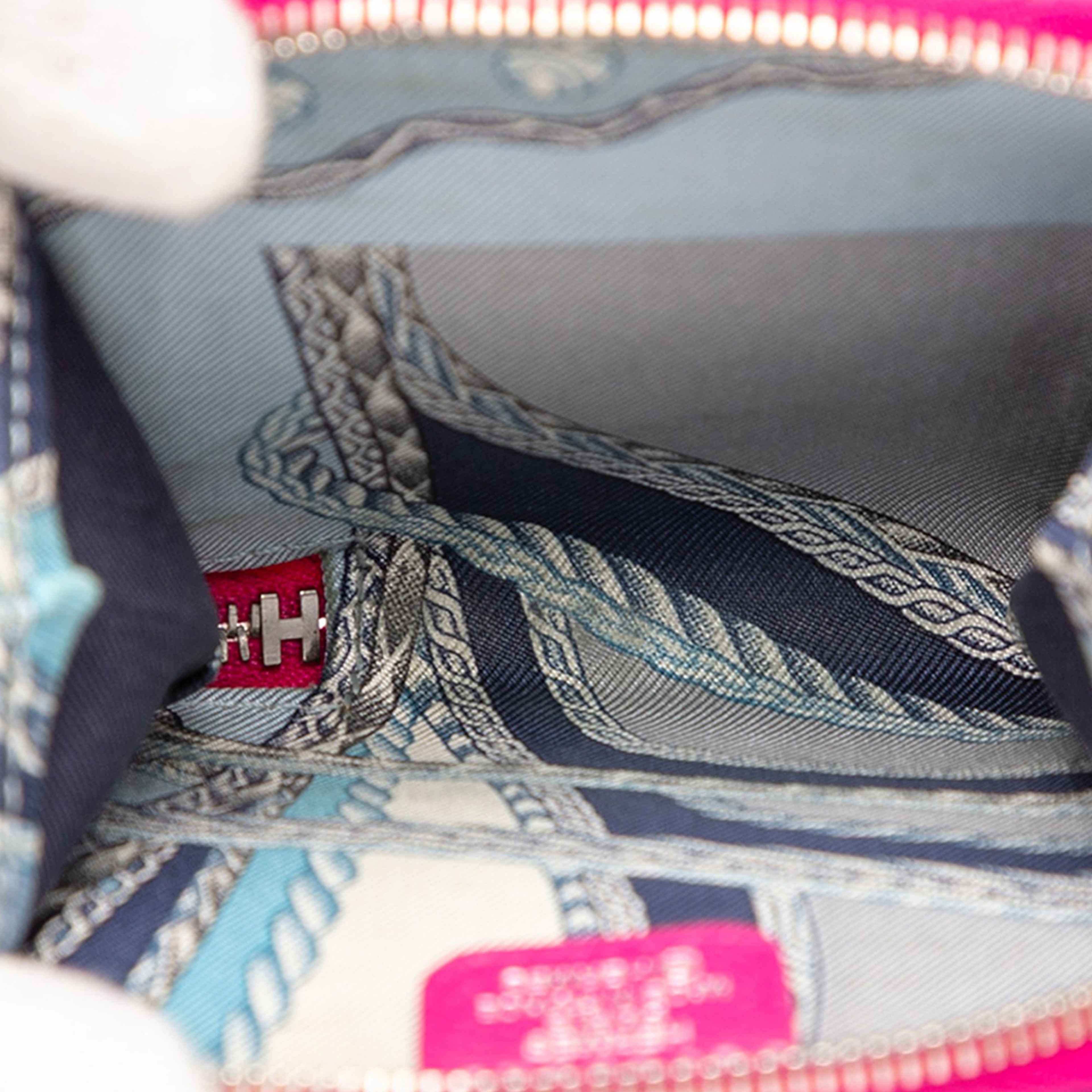 Hermès Epsom Silk In Compact Coin Purse, från Luxclusif, i färgen dark pink. Klicka för att öppna bilden i stort format