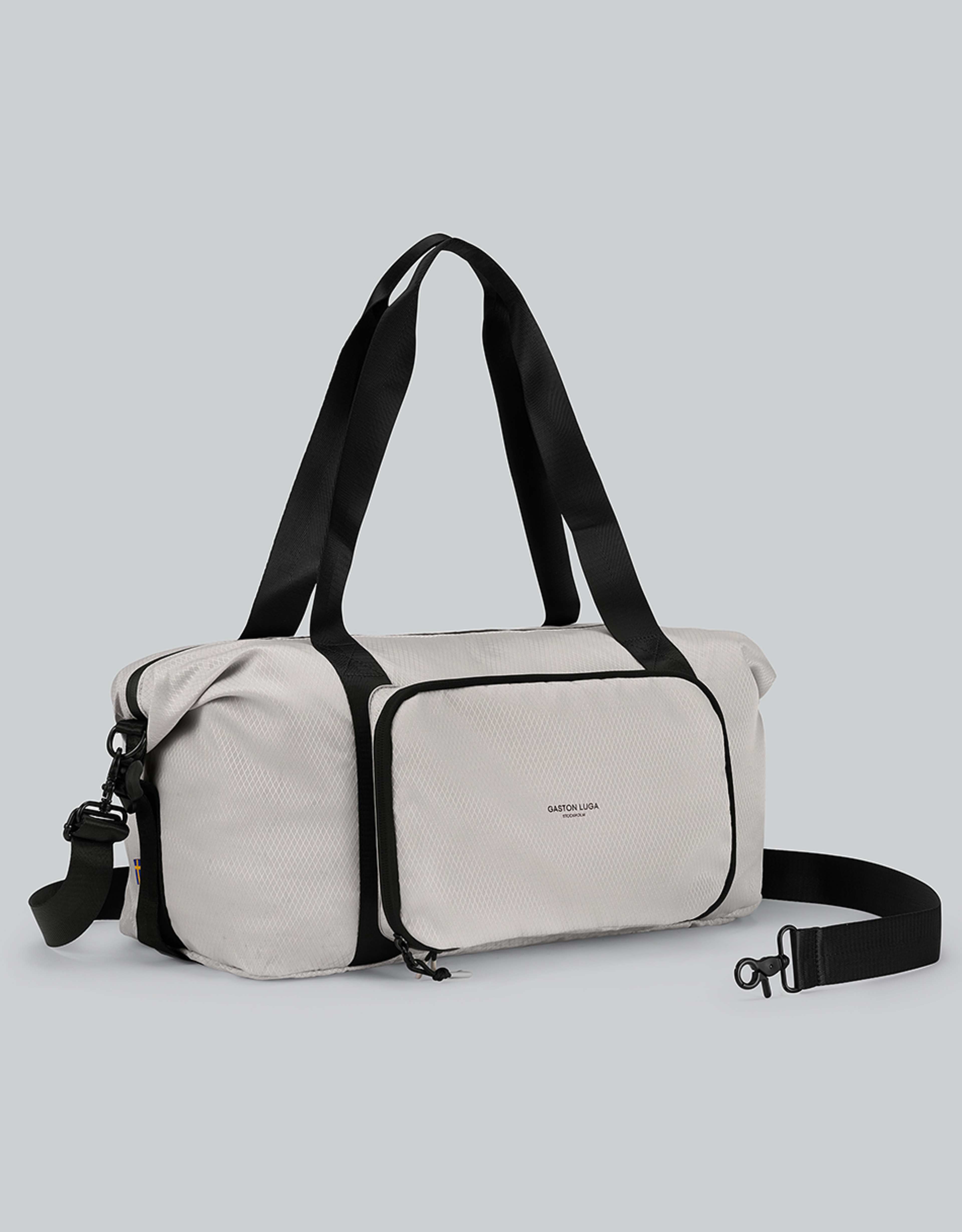 Lightweight Packable Duffel Bag, från Gaston Luga, i färgen taupe. Klicka för att öppna bilden i stort format