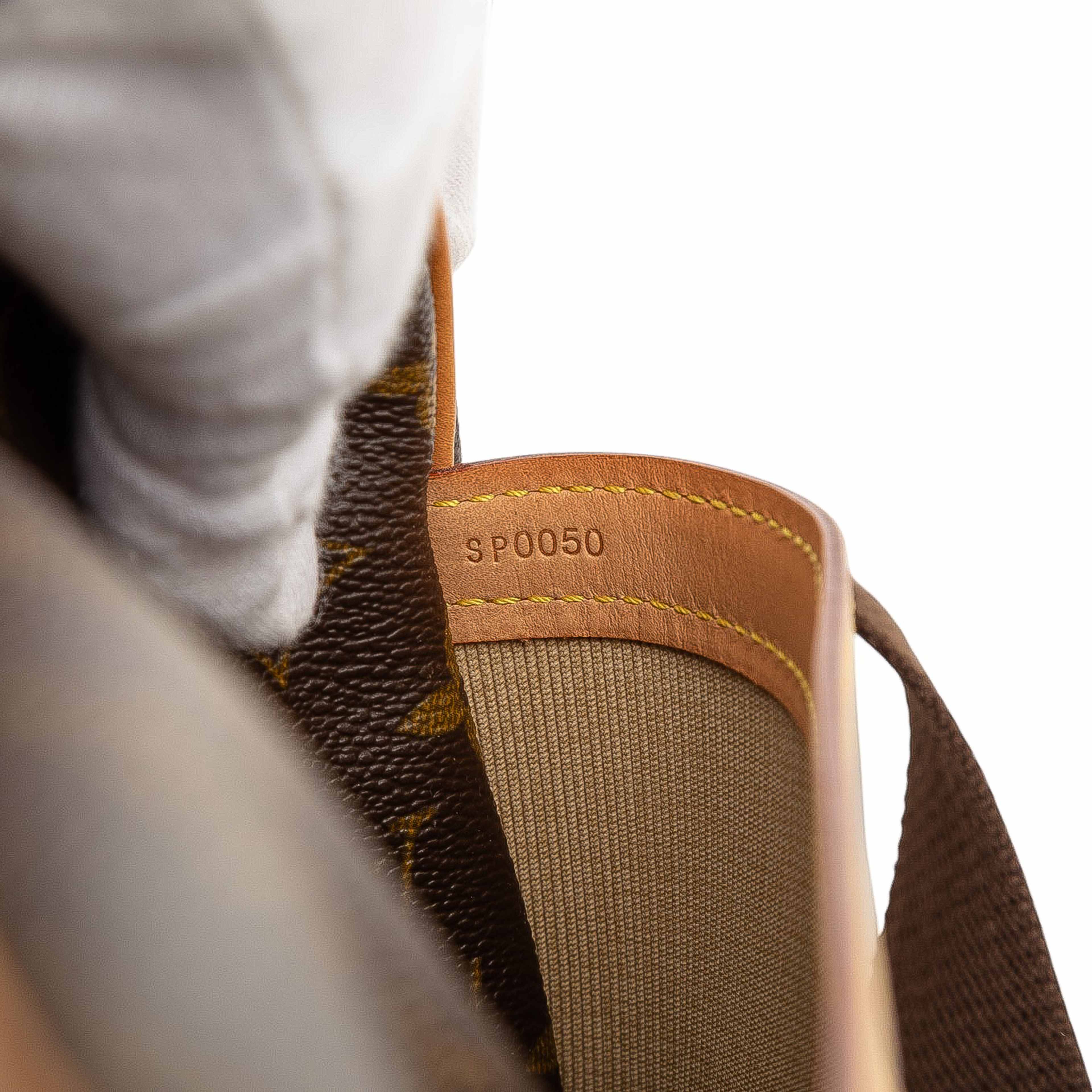 Louis Vuitton Monogram Reporter Pm, från Luxclusif, i färgen brown. Klicka för att öppna bilden i stort format