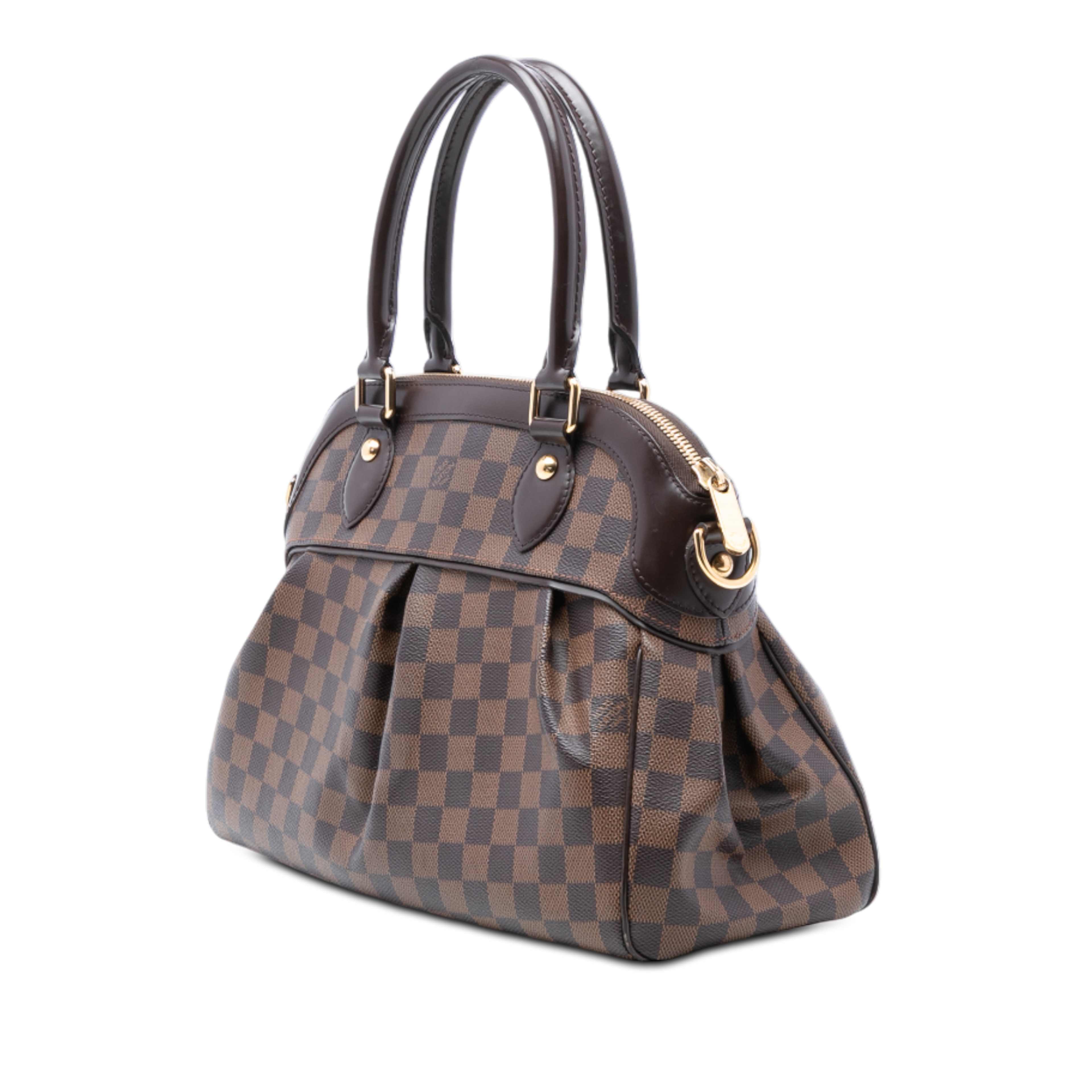 Louis Vuitton Damier Ebene Trevi Pm, från Luxclusif, i färgen brown. Klicka för att öppna bilden i stort format