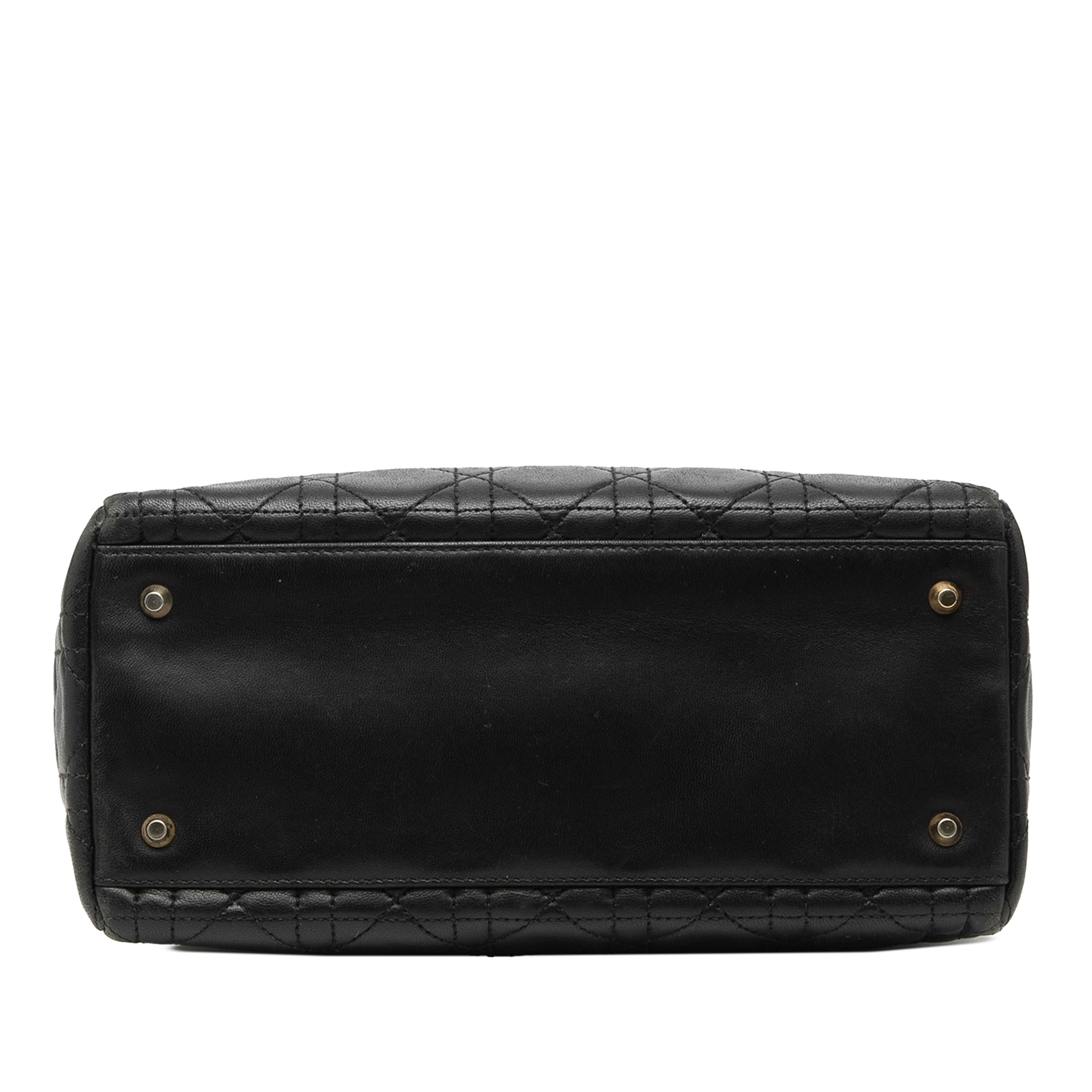 Dior Medium Lambskin Cannage Lady Dior, från Luxclusif, i färgen black. Klicka för att öppna bilden i stort format