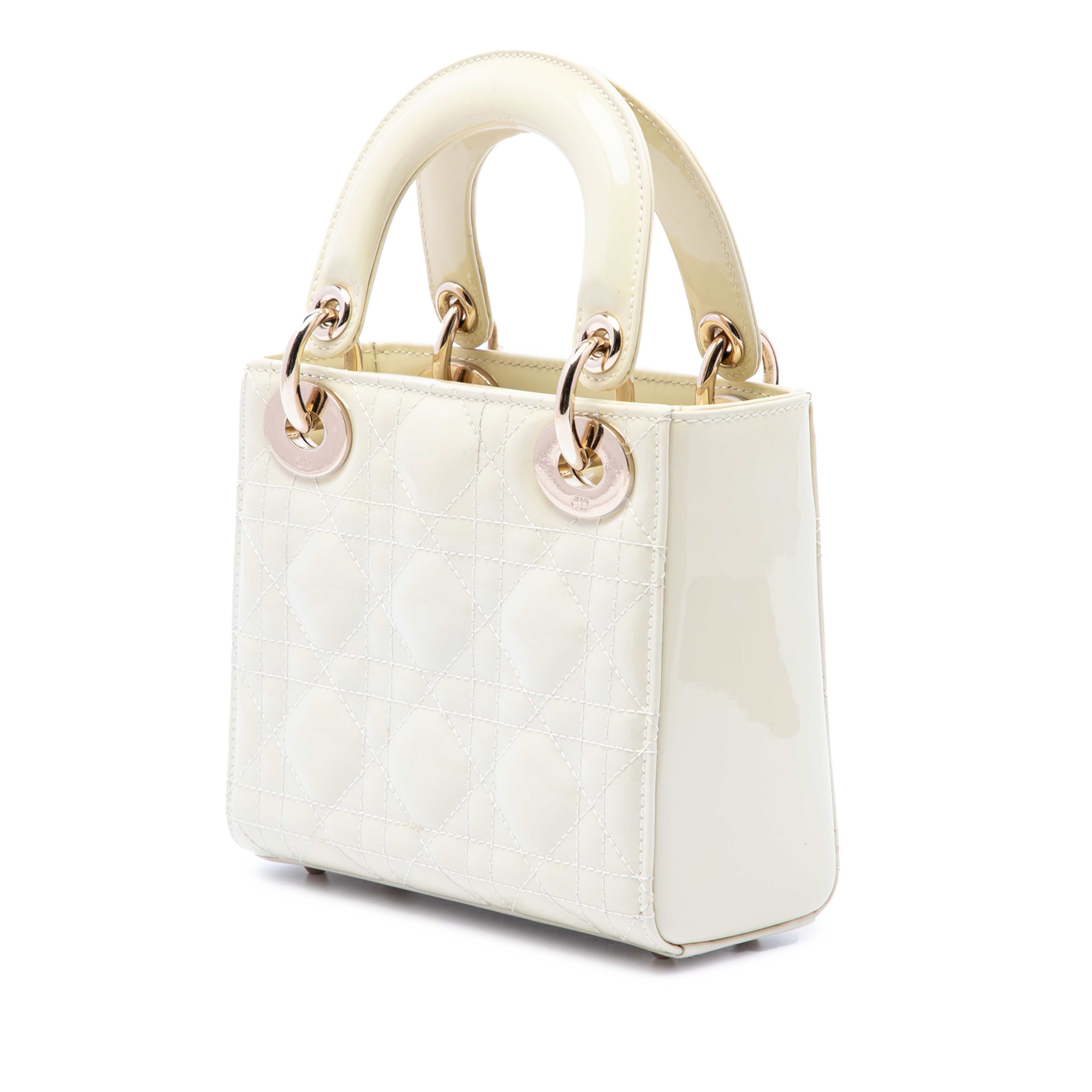 Dior Mini Patent Cannage Lady Dior, från Luxclusif, i färgen vit. Klicka för att öppna bilden i stort format