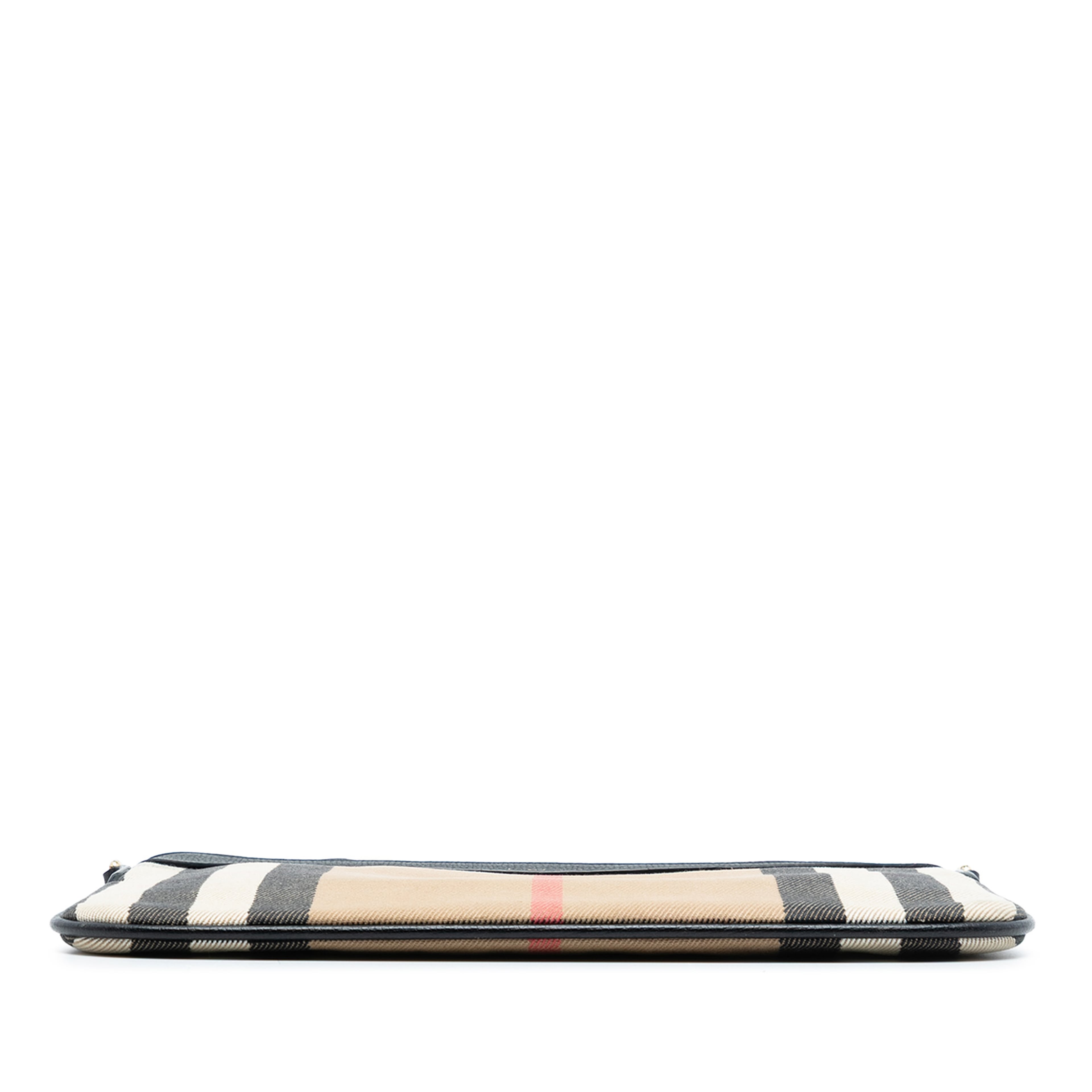 Burberry House Check Canvas Peyton Crossbody, från Luxclusif, i färgen light brown. Klicka för att öppna bilden i stort format