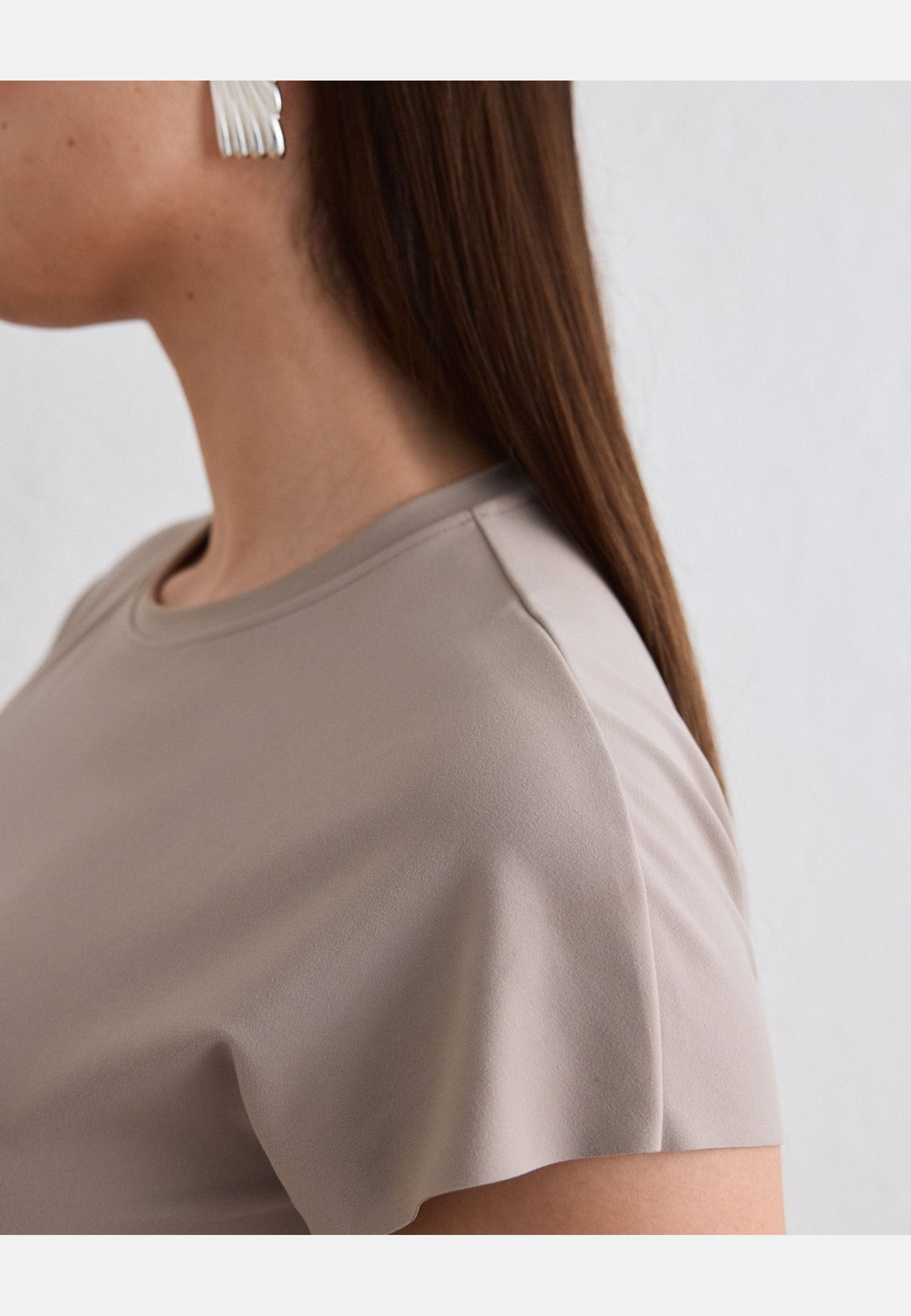 Sense Mermaid Cap Sleeve Dress, från aim'n, i färgen dark clay. Klicka för att öppna bilden i stort format