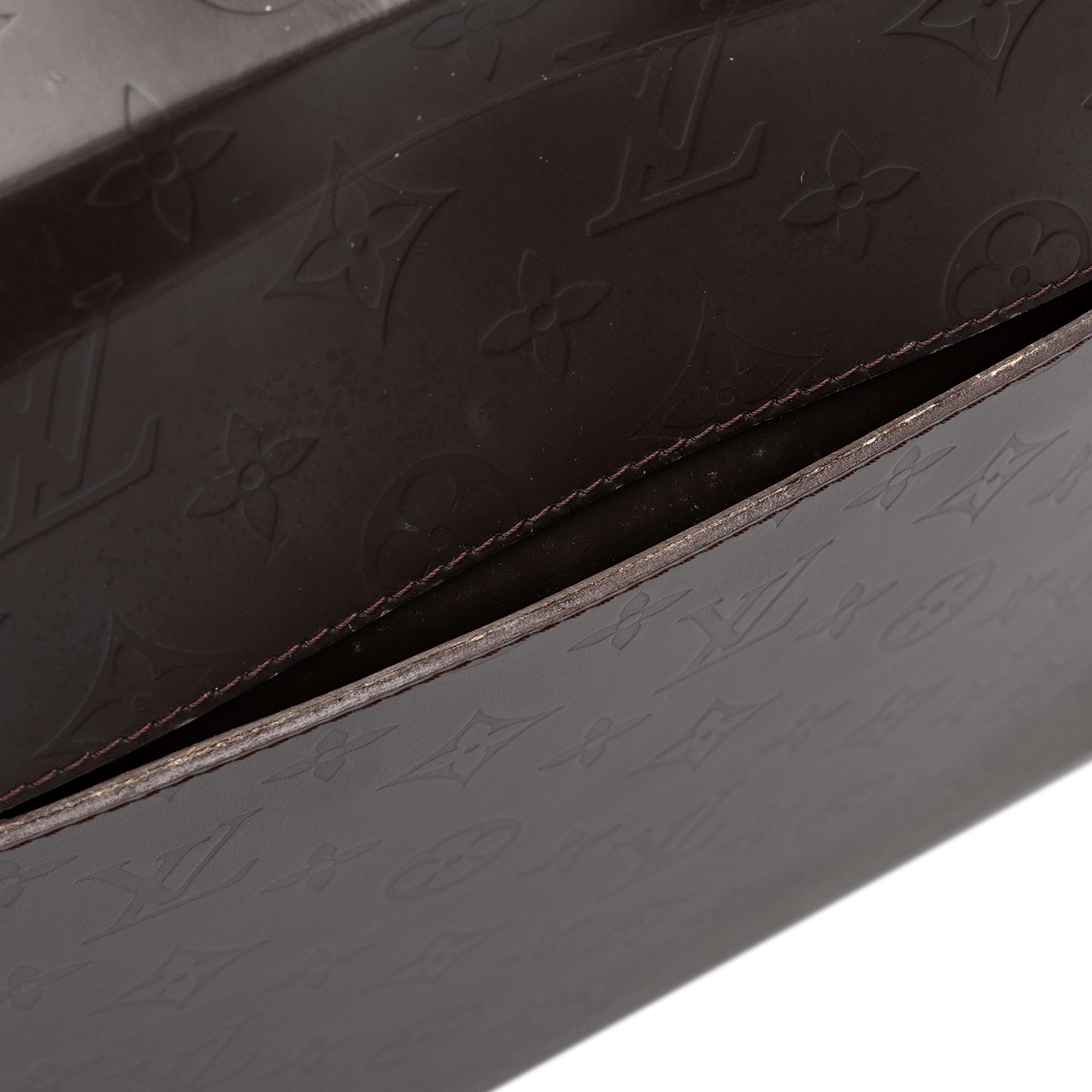 Louis Vuitton Monogram Glace Steve, från Luxclusif, i färgen brun. Klicka för att öppna bilden i stort format