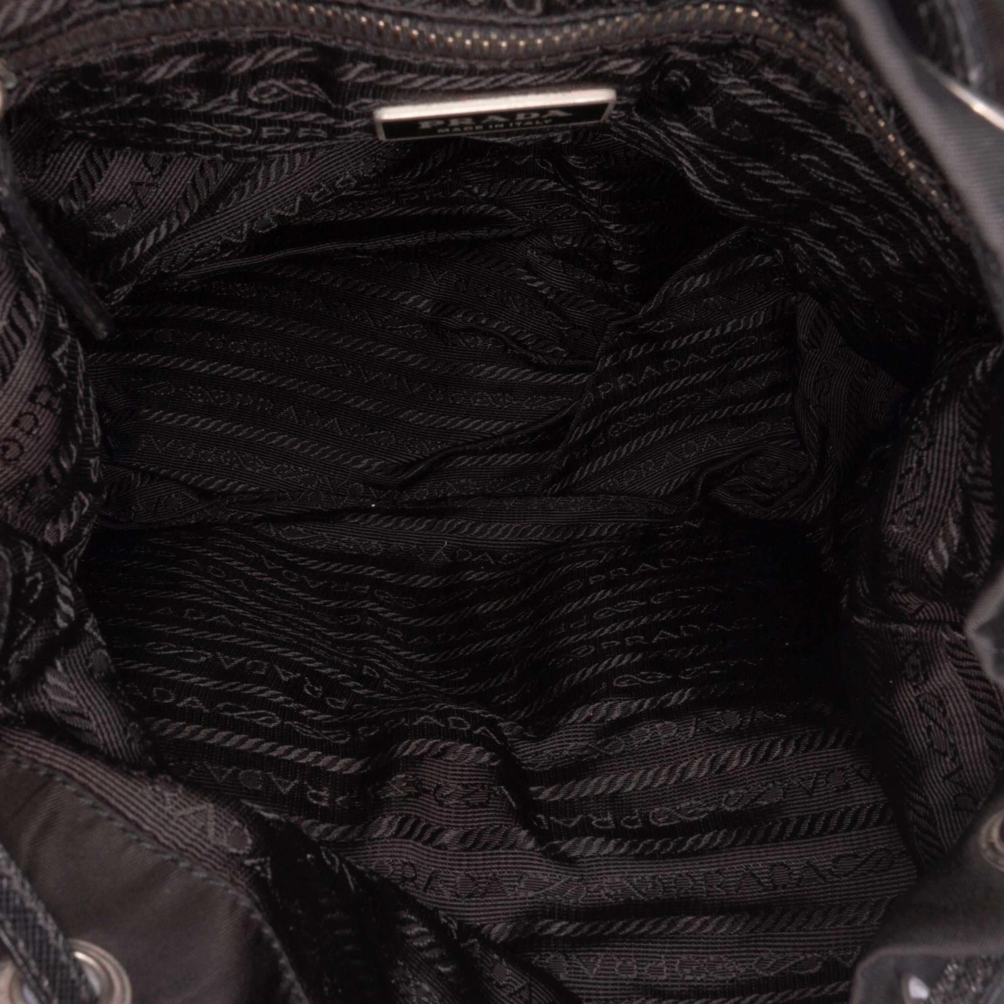 Prada Tessuto Shoulder Bag, från Luxclusif, i färgen black.