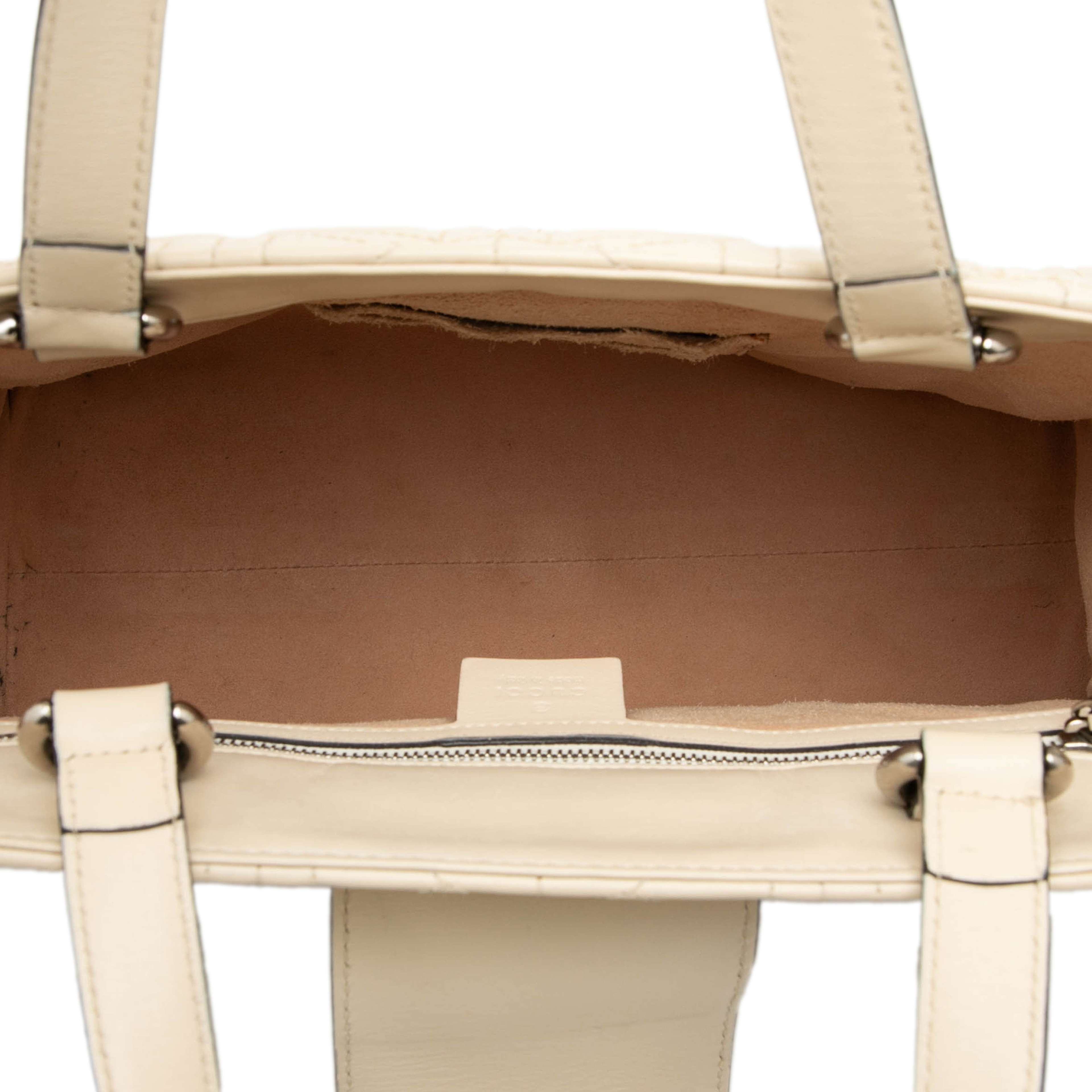 Gucci Quilted Leather Dionysus Web Satchel, från Luxclusif, i färgen ivory. Klicka för att öppna bilden i stort format