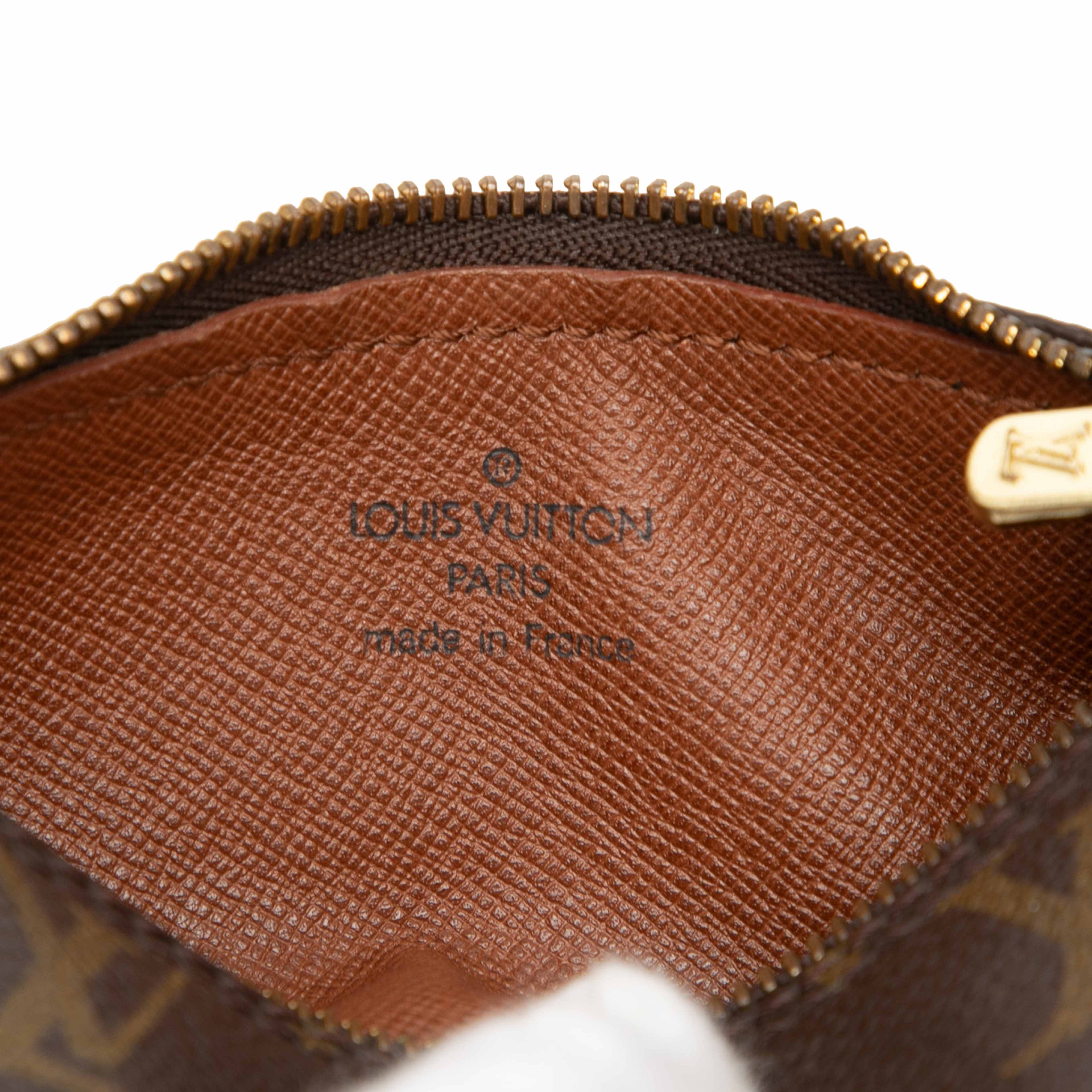 Louis Vuitton Monogram Papillon Pochette, från Luxclusif, i färgen brown. Klicka för att öppna bilden i stort format