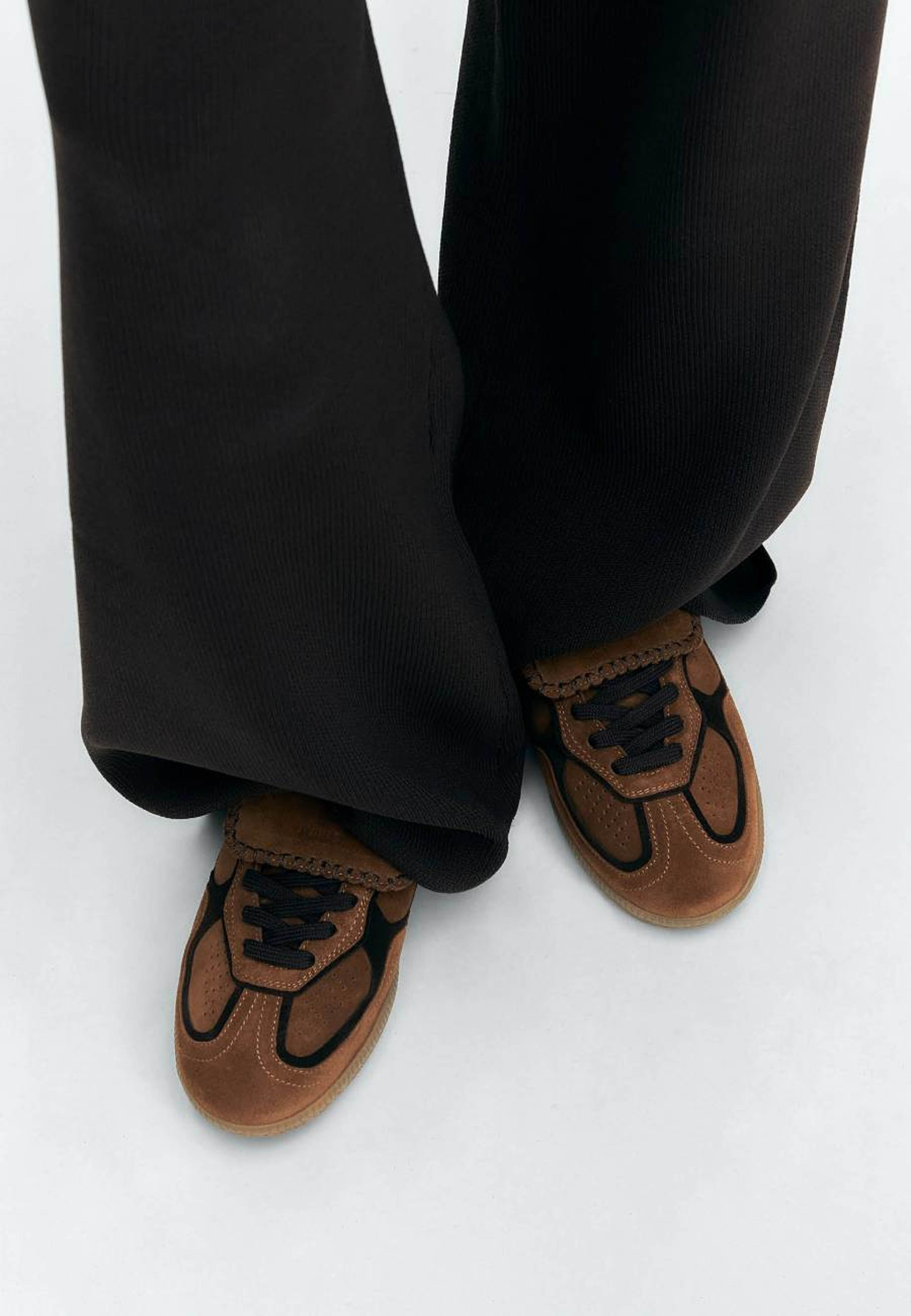 Tb.490 Club Suede Brown Leather Sneakers, från Alohas, i färgen brown. Klicka för att öppna bilden i stort format