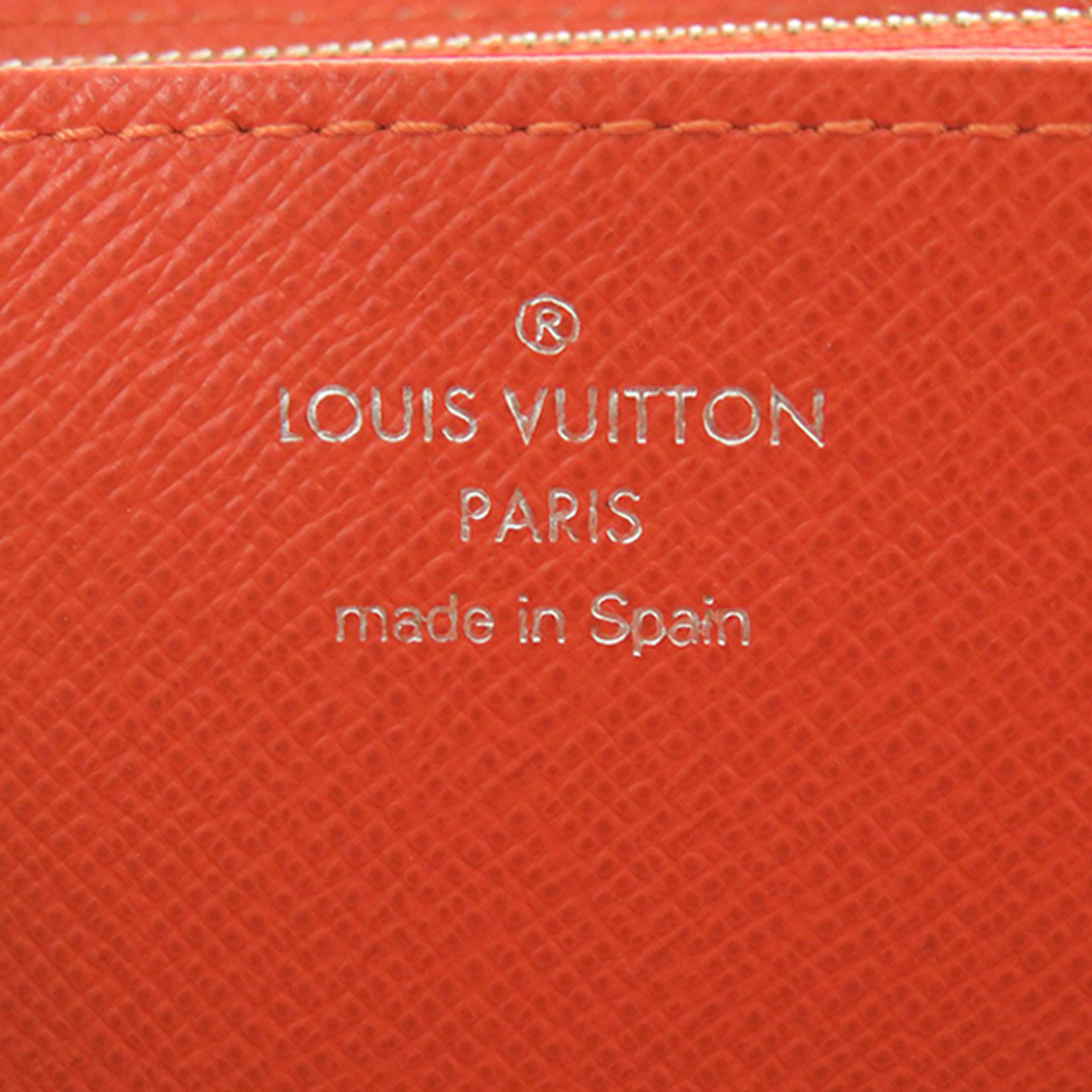 Louis Vuitton Epi Zippy Long Wallet, från Luxclusif, i färgen pink. Klicka för att öppna bilden i stort format